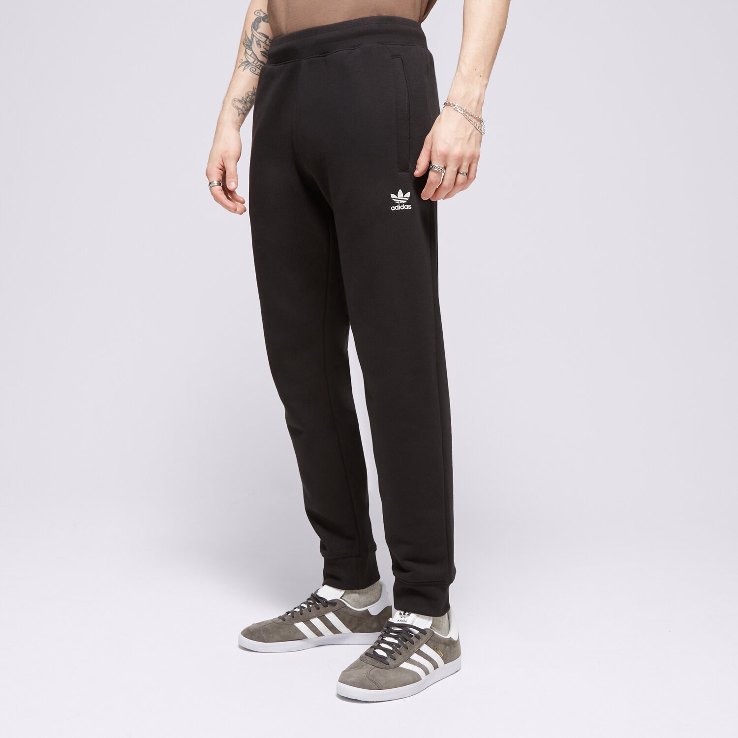 Spodnie sportowe męskie ADIDAS SPODNIE ESSENTIALS PANT IR7798 CZARNY