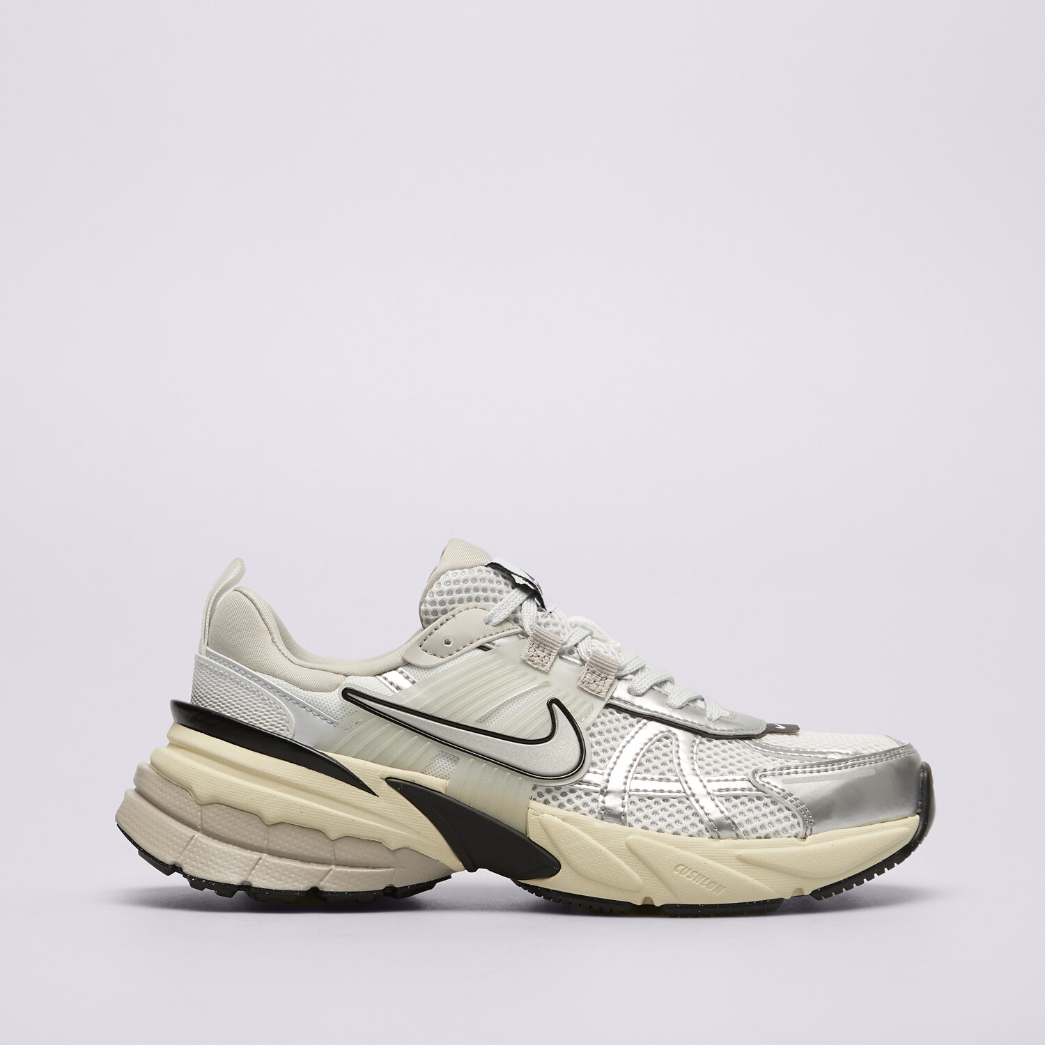 Buty sneakersy damskie NIKE V2K RUN FD0736-100 SREBRNY