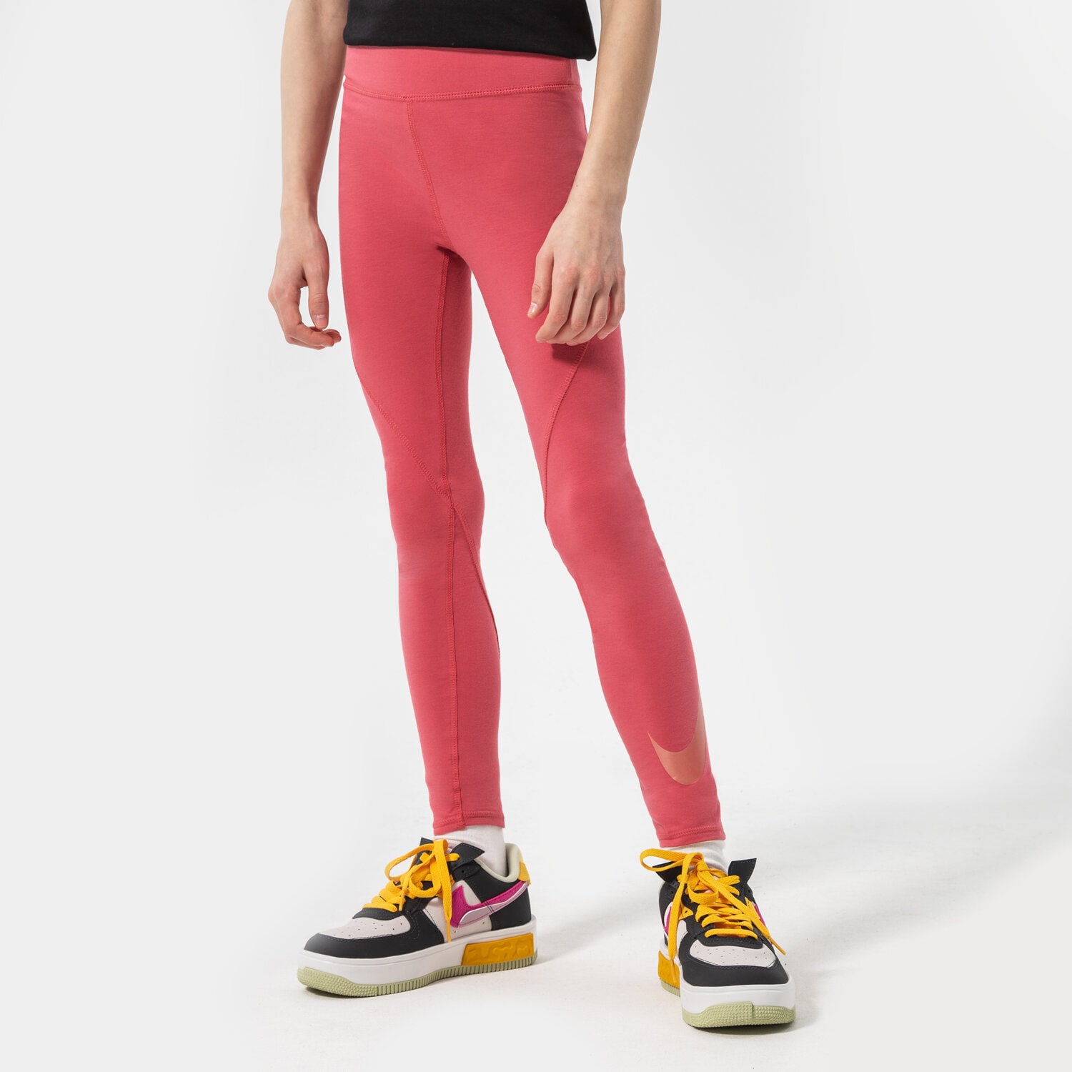 Sportowe spodnie dziecięce NIKE LEGGINGS G NSW FAVORITES GIRL DJ5821-622 RÓŻOWY
