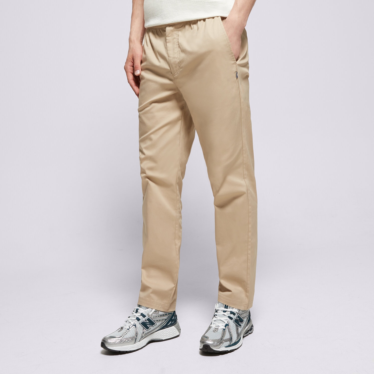Spodnie sportowe męskie NEW BALANCE SPODNIE ICON TWILL TAPERED MP41575SOT BEŻOWY