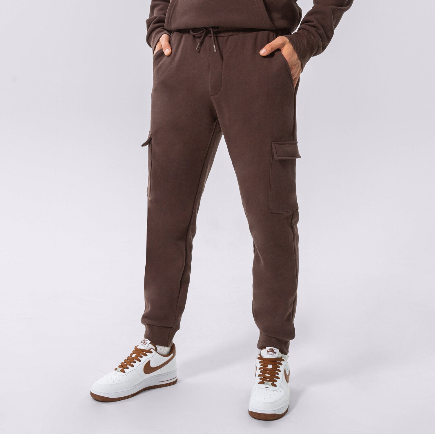 Spodnie sportowe męskie CONFRONT SPODNIE CONFRONT CARGO PANTS CF322SPM07003 BRĄZOWY