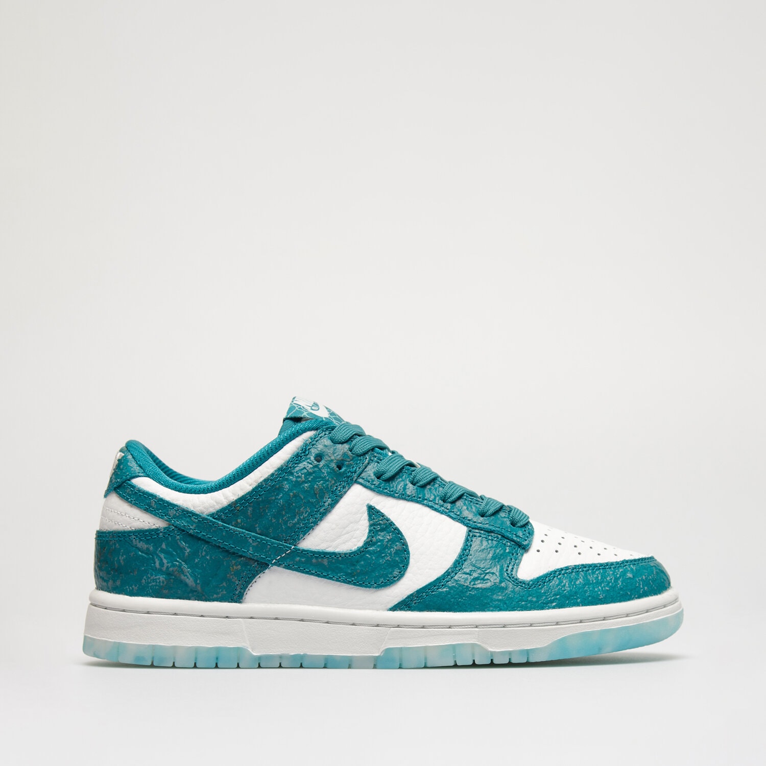 Buty sneakersy damskie NIKE WMNS DUNK LOW