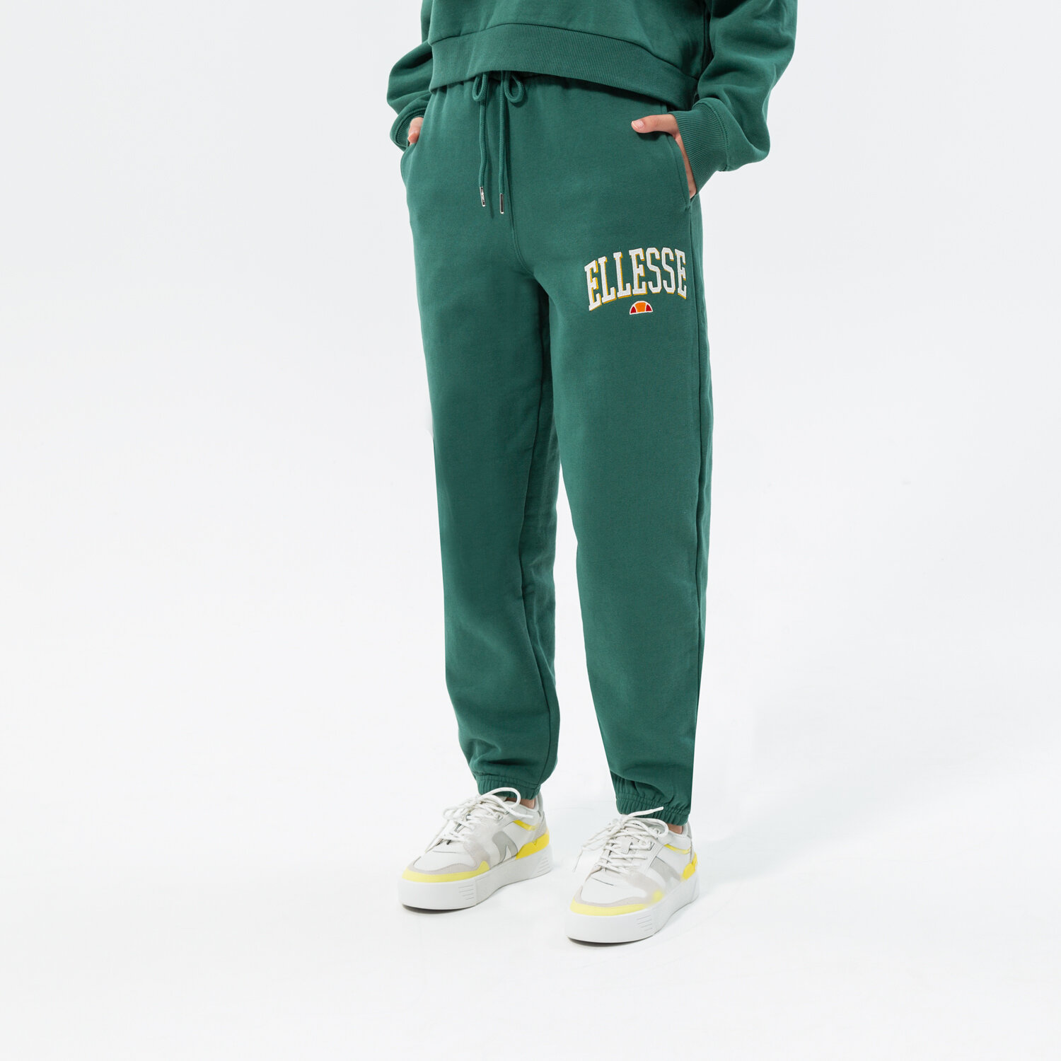 Spodnie sportowe damskie ELLESSE SPODNIE CAMMINA JOG PANT DGREEN SGP15914502 ZIELONY