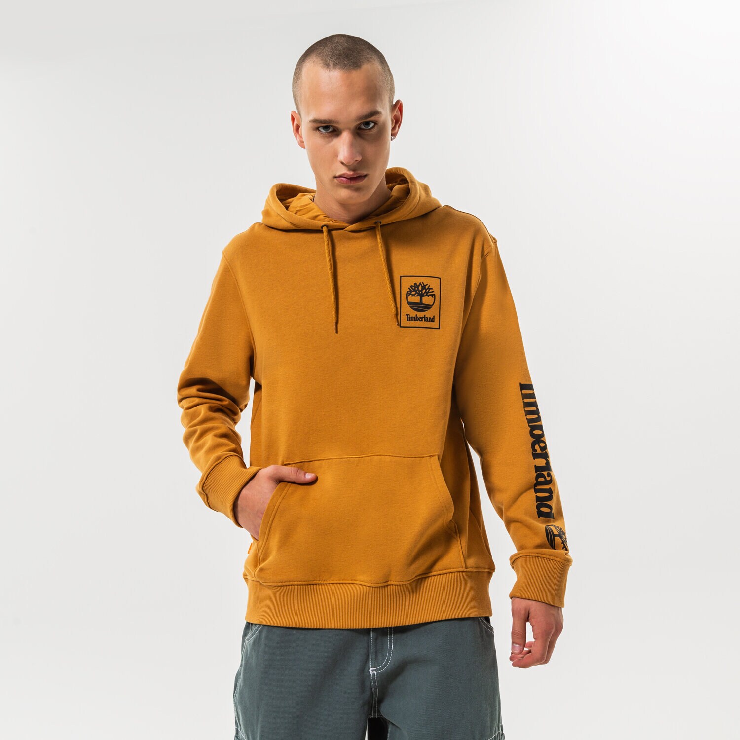 Bluza męska TIMBERLAND BLUZA Z KAPTUREM STACK LOGO WHEAT BOOT TB0A5ZHNP471 BRĄZOWY