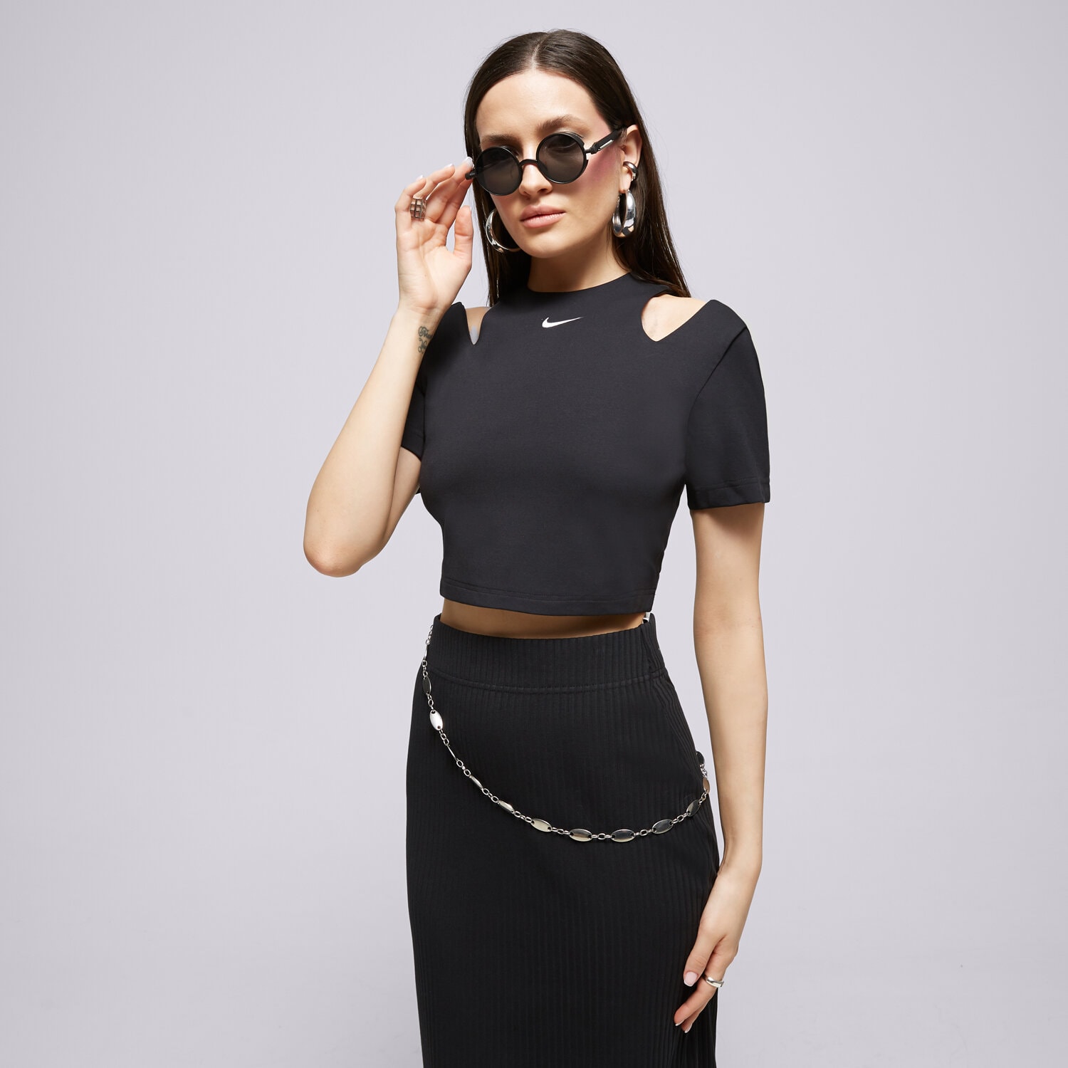 Koszulka, t-shirt damski NIKE T-SHIRT W NSW ESSNTL SS TOP CUT OUT DV7962-010 CZARNY