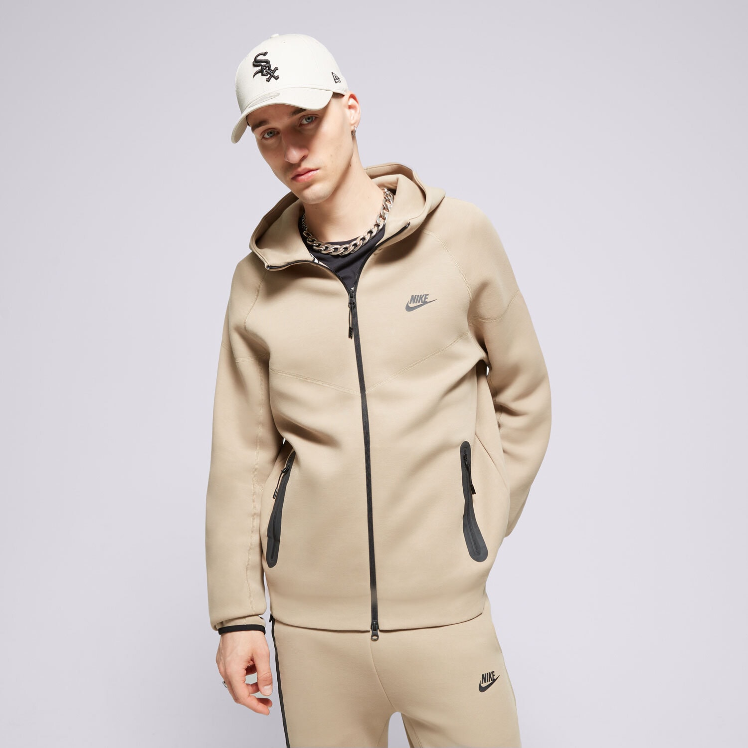 Bluza męska NIKE BLUZA Z KAPTUREM M NK TCH FLC FZ WR FB7921-247 KHAKI