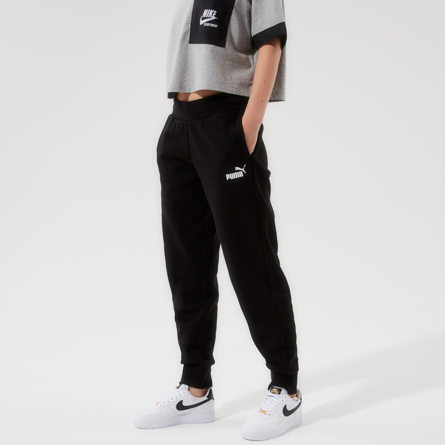 Spodnie sportowe damskie PUMA SPODNIE ESS SWEATPANTS FL CL - PUMA BLACK 58683901 CZARNY