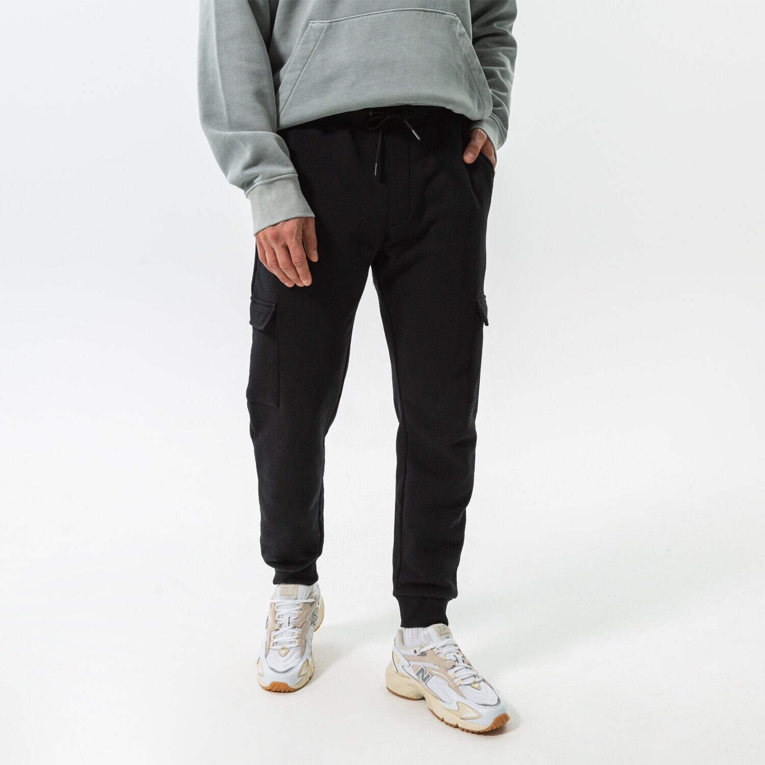 Spodnie sportowe męskie CONFRONT SPODNIE CONFRONT CARGO PANTS CF322SPM07002 CZARNY