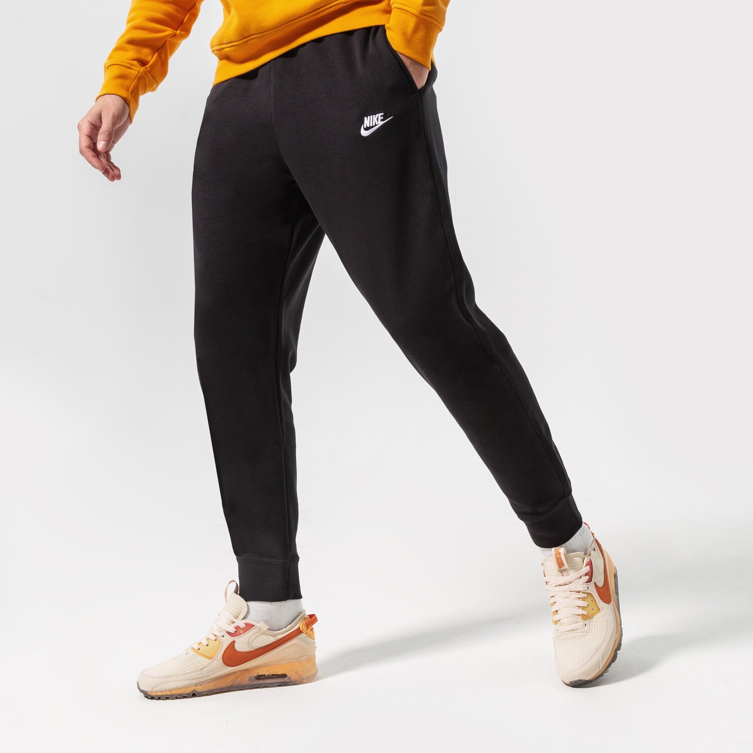 Spodnie sportowe męskie NIKE SPODNIE M NSW CLUB JGGR FT BV2679-010 CZARNY