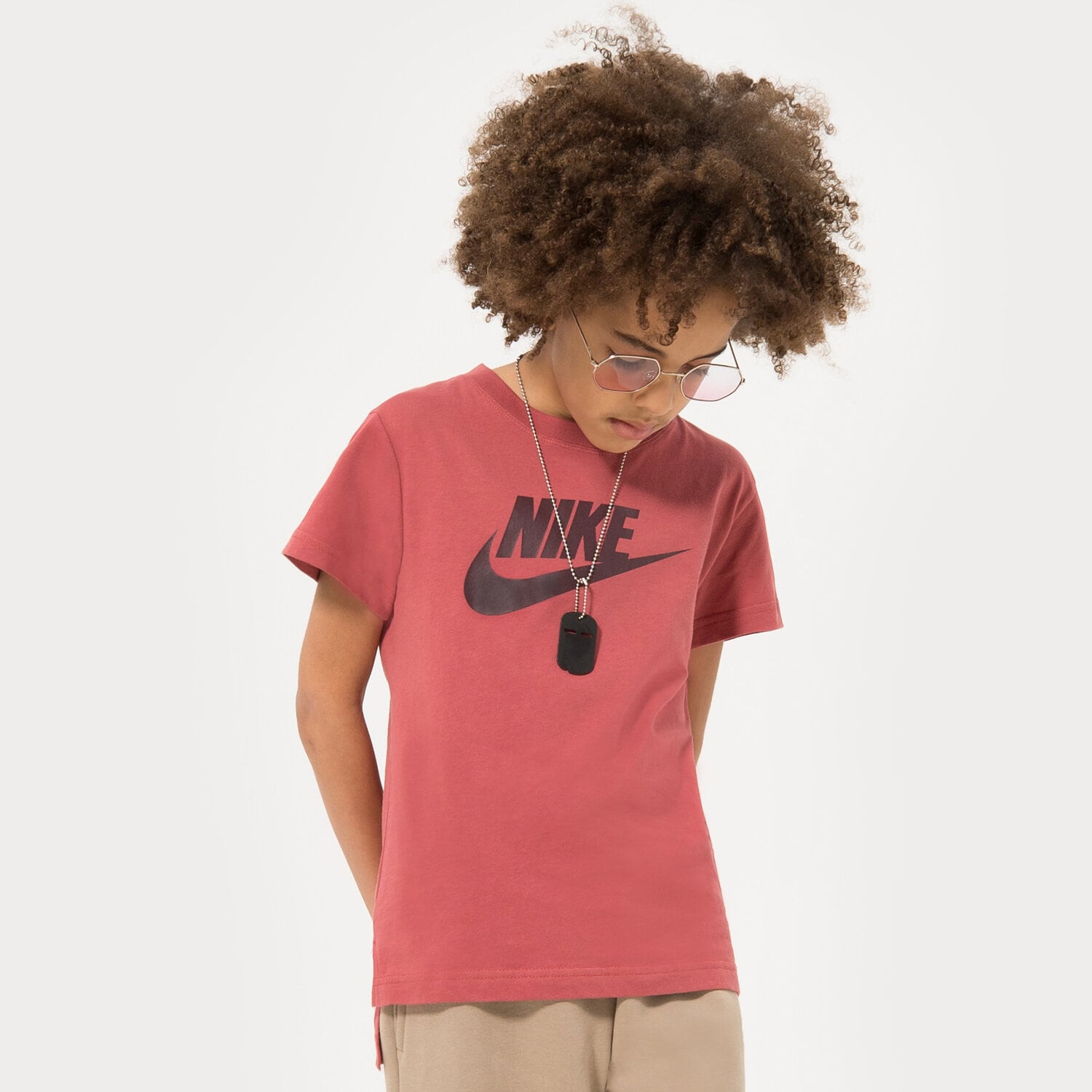 Koszulka, t-shirt dla dzieci NIKE T-SHIRT SPORTSWEAR BOY AR5088-691 RÓŻOWY