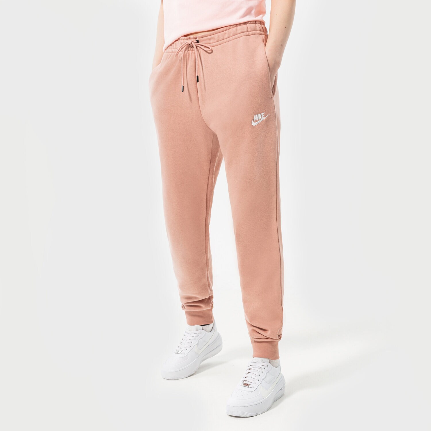 Spodnie sportowe damskie NIKE SPODNIE SPORTSWEAR ESSENTIAL BV4095-609 BEŻOWY