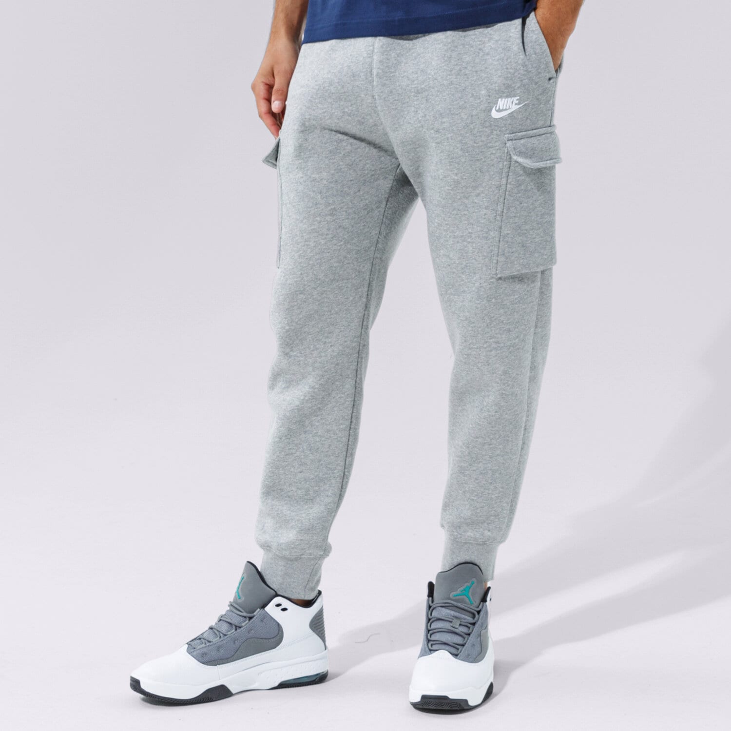 Spodnie sportowe męskie NIKE SPODNIE SPORTSWEAR CLUB FLEECE CARGO CD3129-063 SZARY