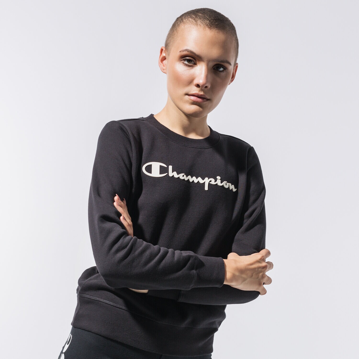 Bluza damska CHAMPION BLUZA CREWNECK SWEATSHIRT 113210KK001 CZARNY