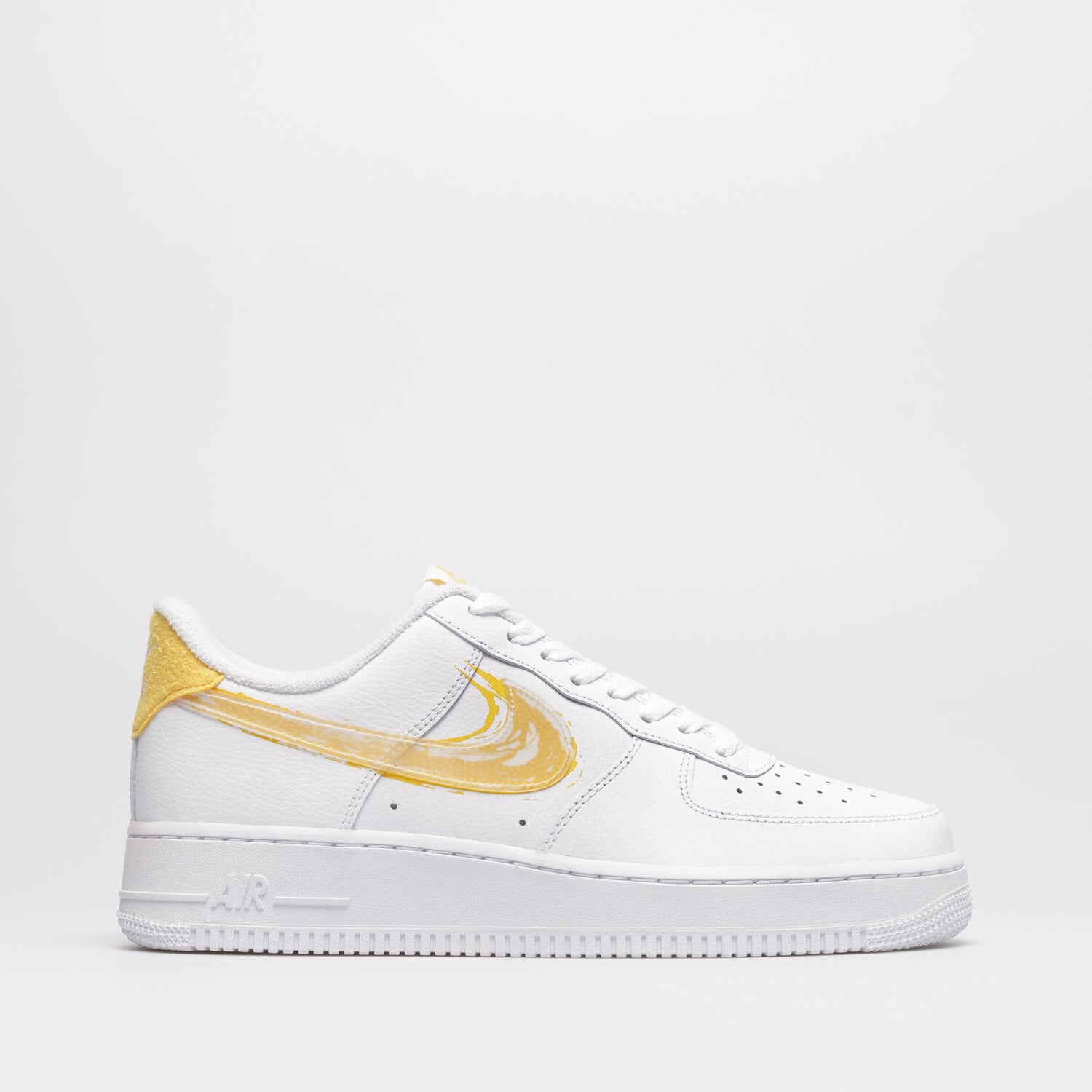 Buty sneakersy męskie NIKE AIR FORCE 1 '07 DX2646-100 BIAŁY