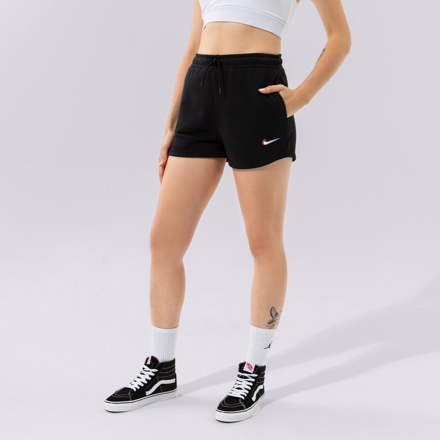 Krótkie spodenki, szorty damskie NIKE SZORTY W NSW ESSNTL PRNT DJ4129-010 CZARNY