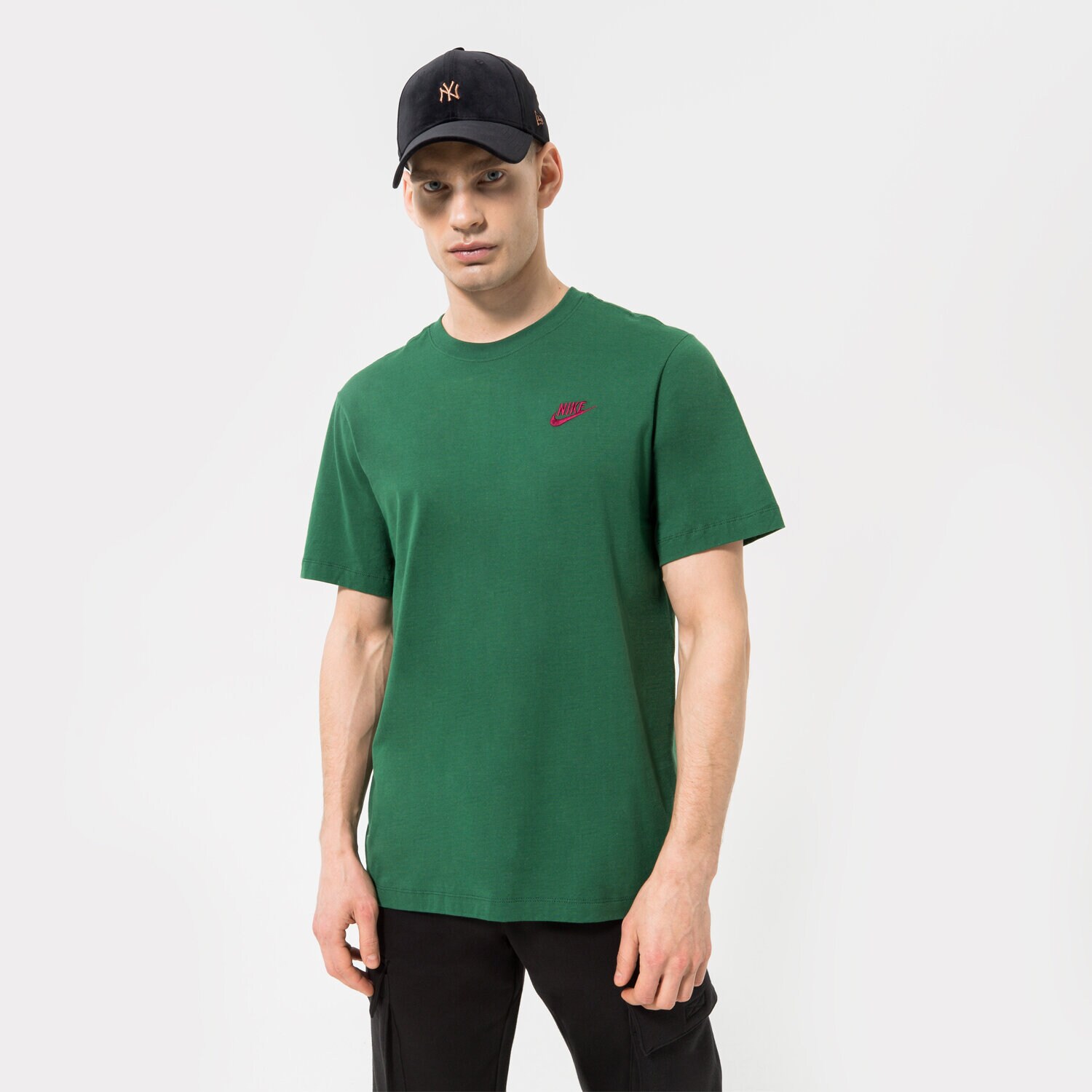 Koszulka, t-shirt sportowy męski NIKE T-SHIRT SPORTSWEAR CLUB AR4997-341 ZIELONY