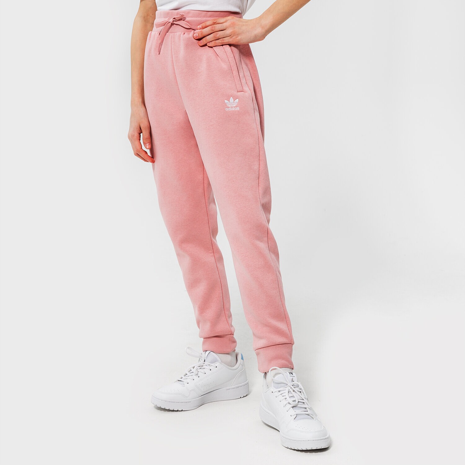 Sportowe spodnie dziecięce ADIDAS TREFOIL ESSENTIAL FLEECE JOGGERS JUNIOR GIRL HD2056 RÓŻOWY