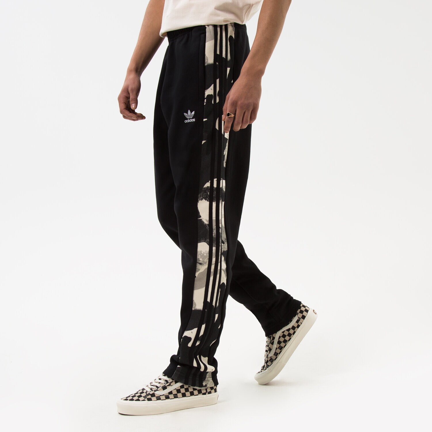 Spodnie sportowe męskie ADIDAS SPODNIE CAMO SWTPNT HK2808 CZARNY