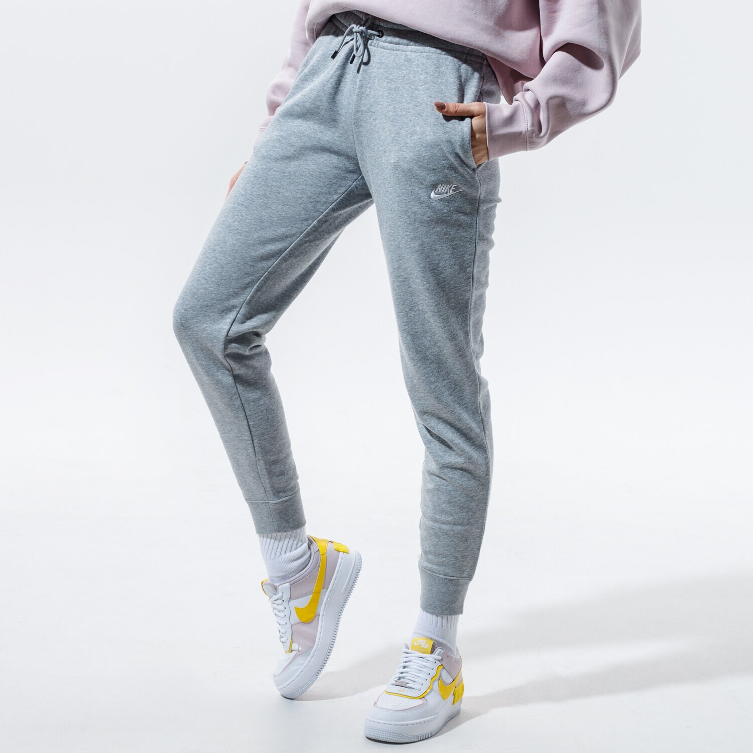 Spodnie sportowe damskie NIKE ESSENTIAL JOGGERS BV4095-063 SZARY