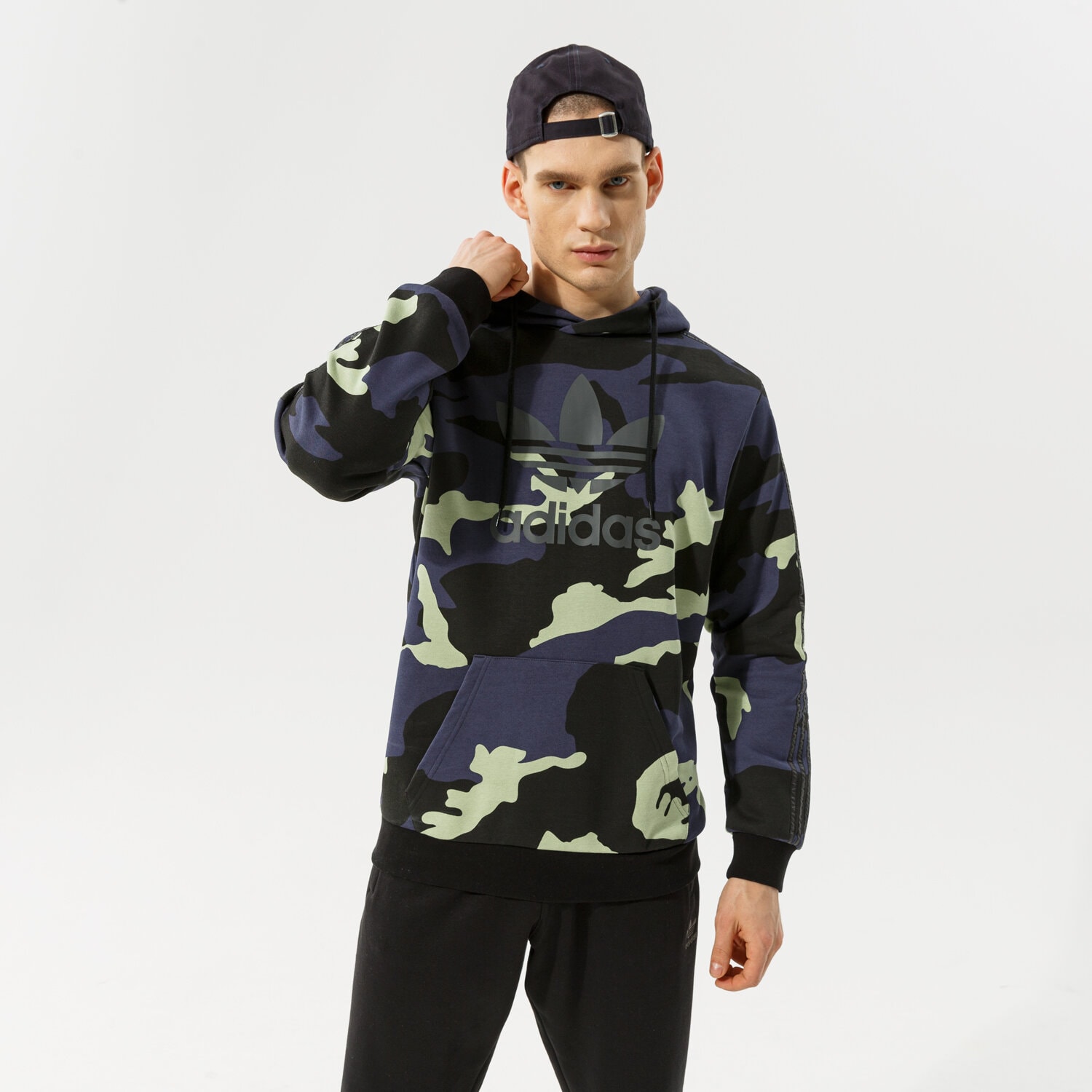 Bluza męska ADIDAS BLUZA Z KAPTUREM CAMO HOODIE HF4882 MULTICOLOR