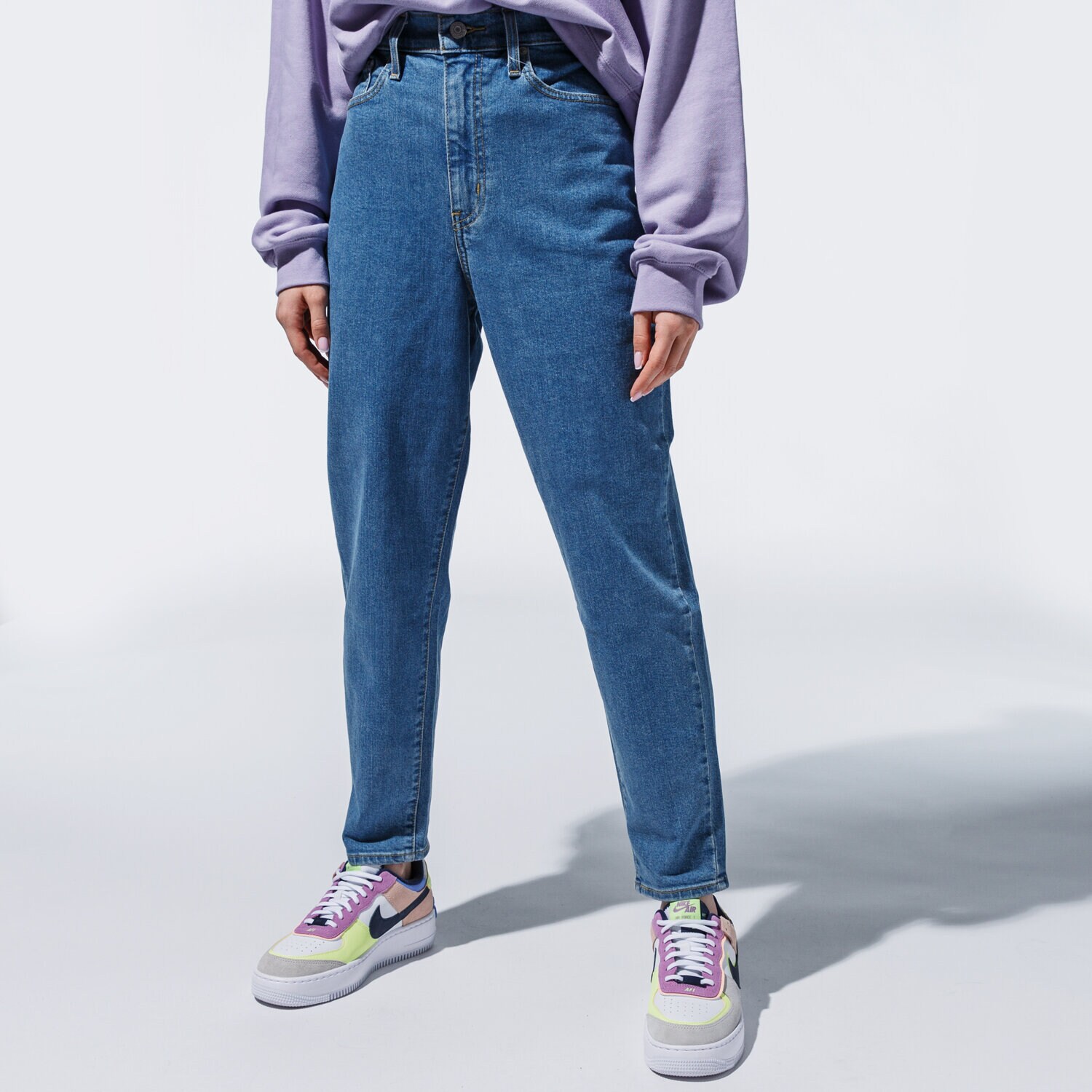 Spodnie sportowe damskie LEVI'S MOM JEANS 26986-0002 NIEBIESKI