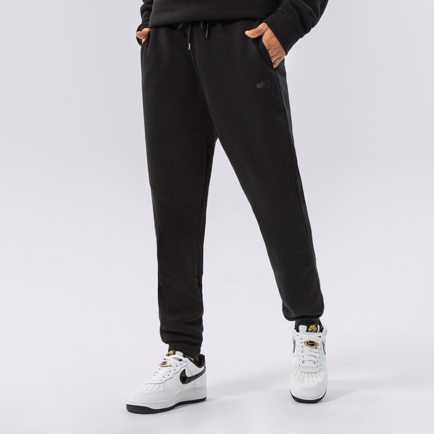 Spodnie sportowe męskie CONFRONT SPODNIE CONFRONT BASIC PANTS CF322SPM90001 CZARNY