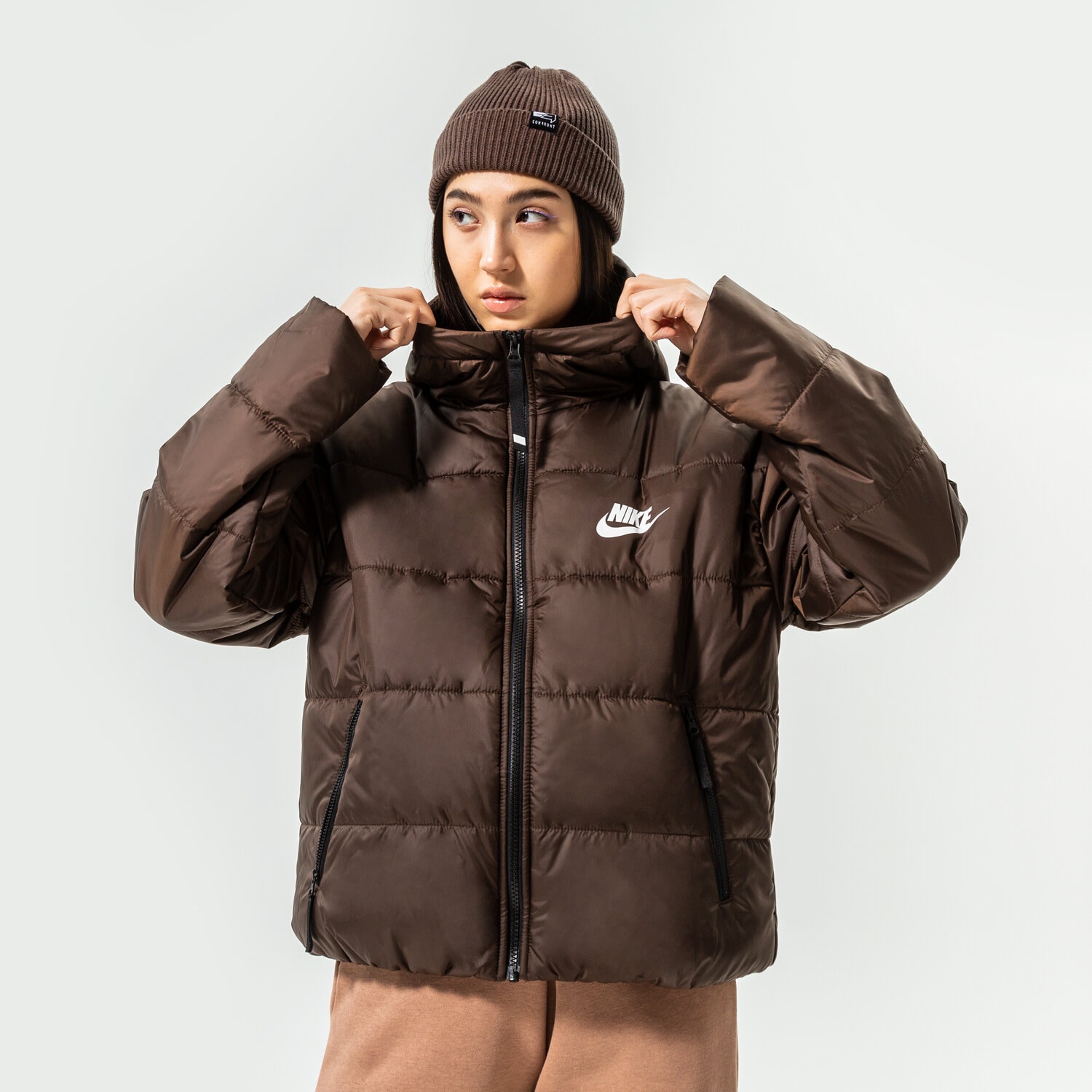 Kurtka zimowa damska NIKE KURTKA ZIMOWA W NSW SYN TF RPL HD JKT DX1797-237 BRĄZOWY