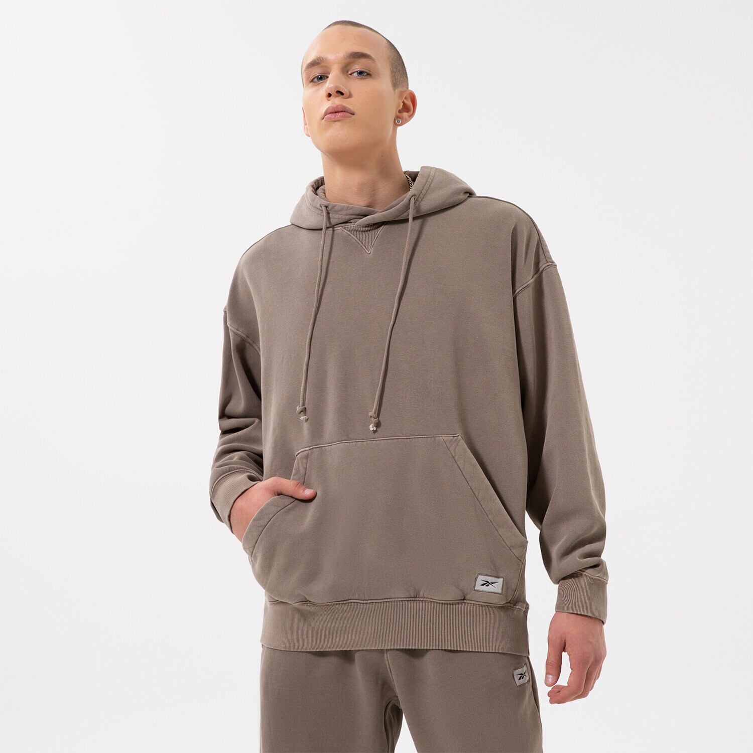 Bluza męska REEBOK BLUZA Z KAPTUREM CLASSIC NATURAL DYE HOODIE HM5361 BRĄZOWY