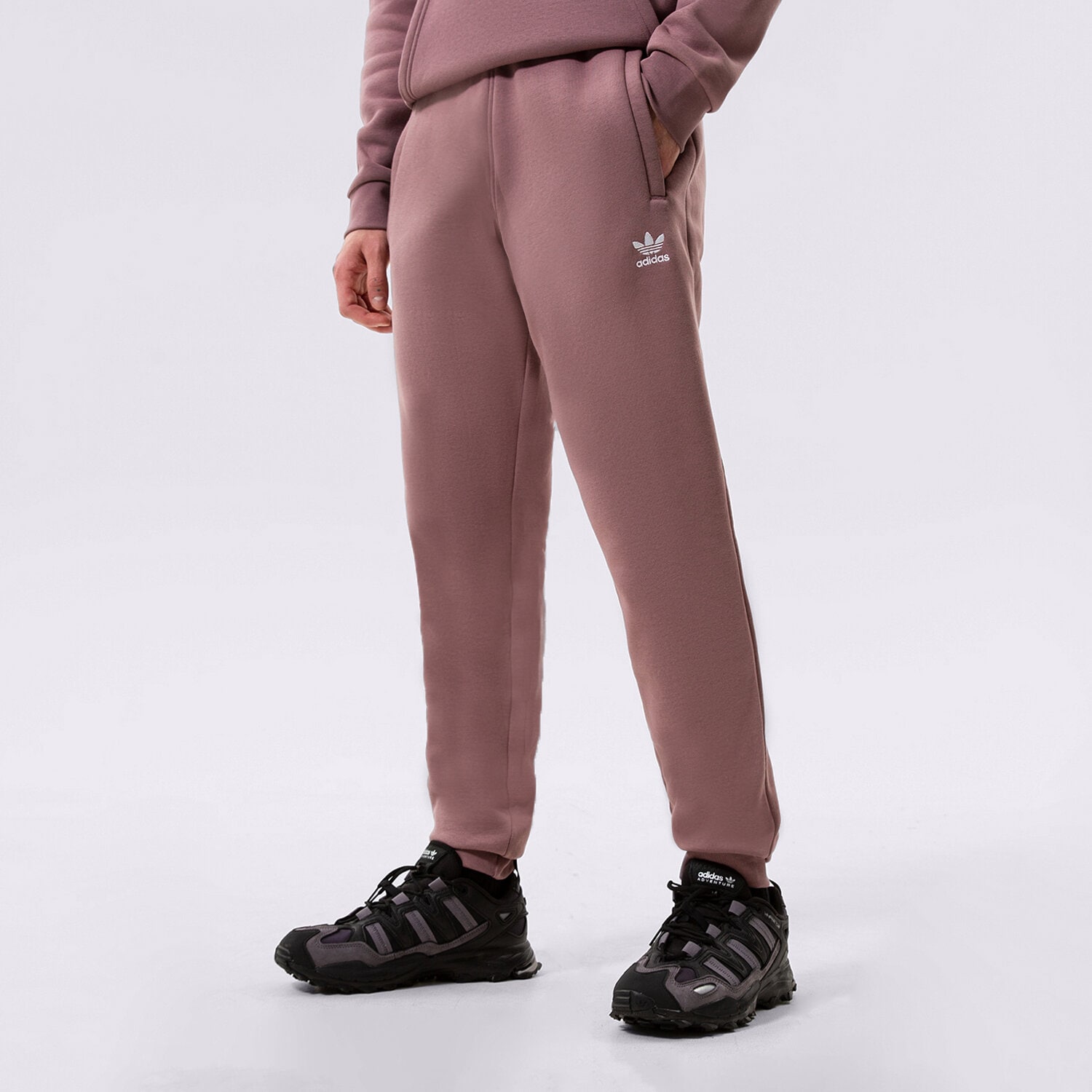 Spodnie sportowe męskie ADIDAS SPODNIE ESSENTIALS PANT HK0105 BEŻOWY