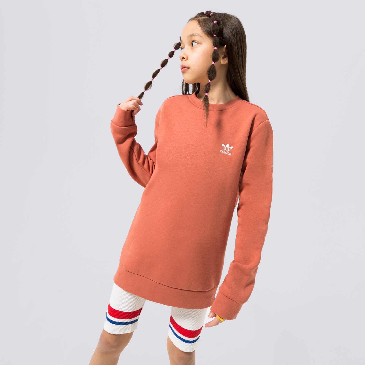 Sportowa bluza dziecięca ADIDAS BLUZA CREW BOY HK2903 BRĄZOWY