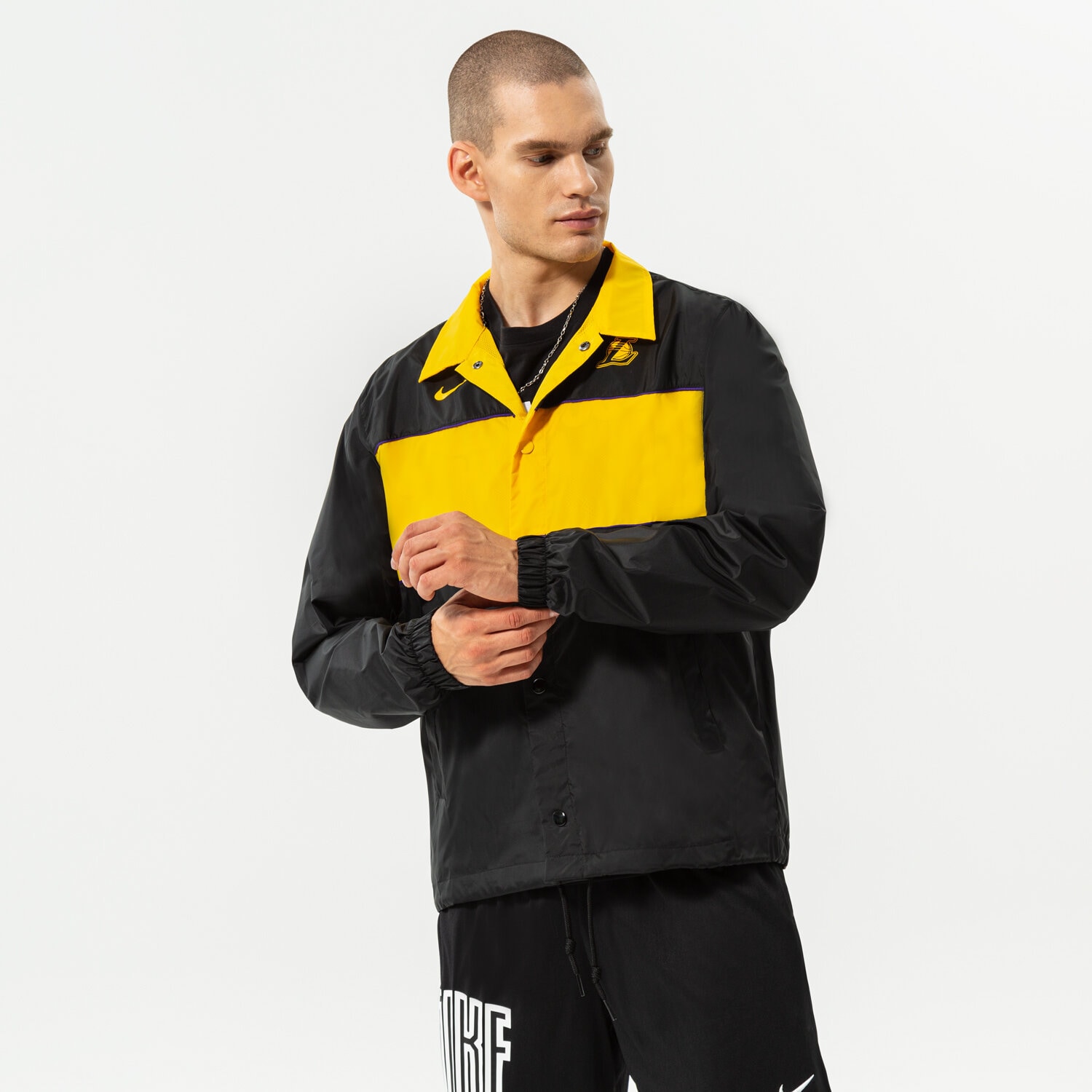Kurtka wiosenna / jesienna męska NIKE KURTKA LAL M NK JKT LTWT CTS NBA DN4702-010 CZARNY