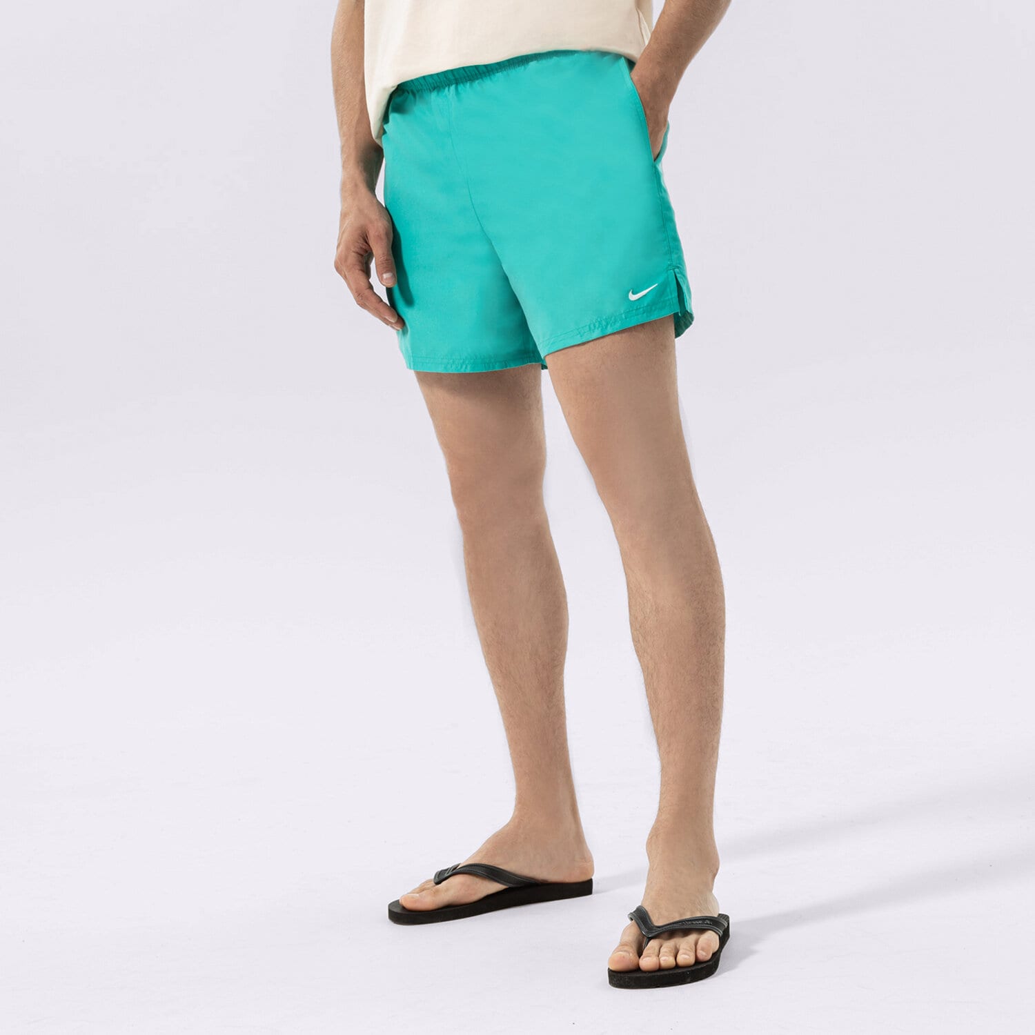 Krótkie spodenki, szorty męskie NIKESWIM SZORTY ESSENTIAL 5" NESSA560-339 ZIELONY