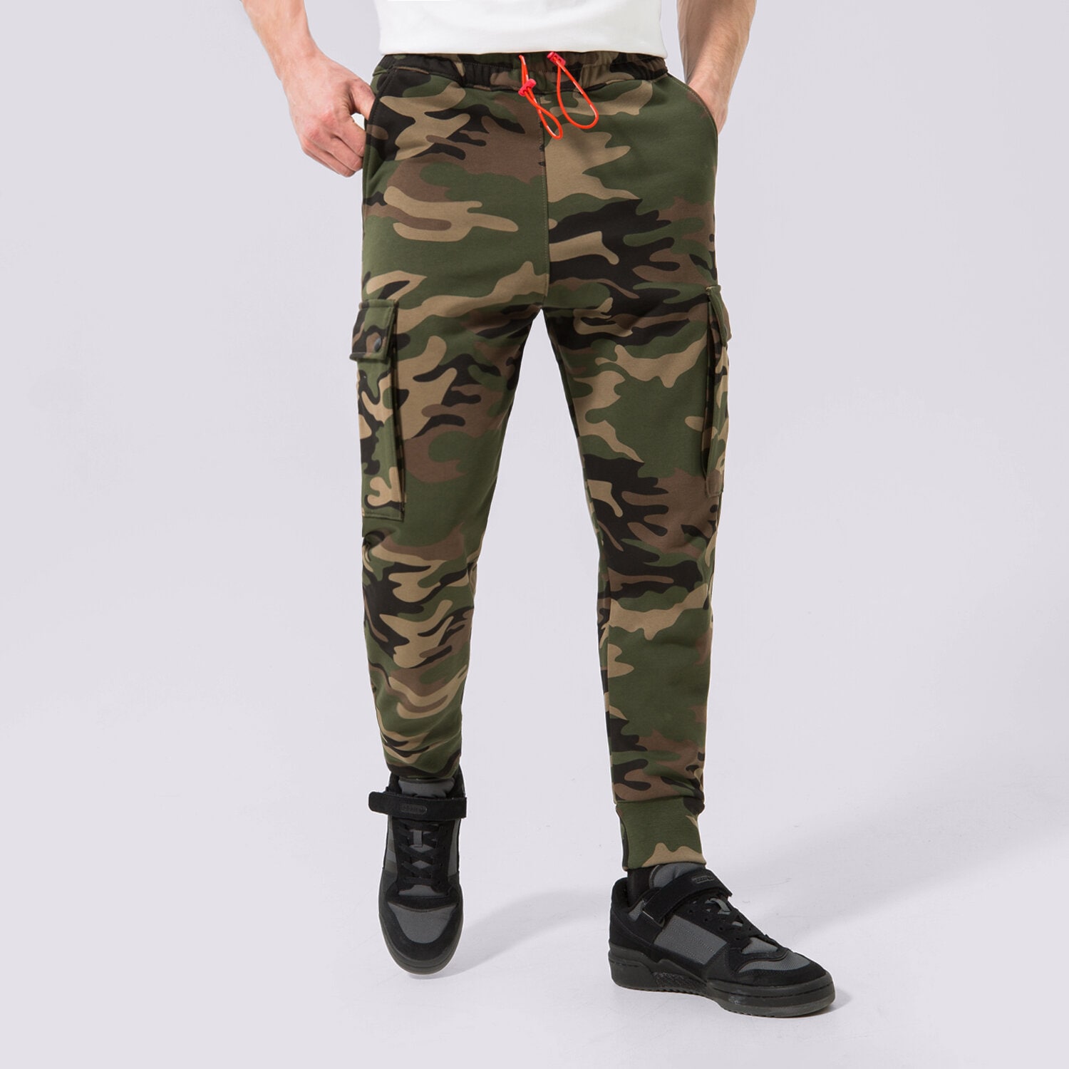 Spodnie sportowe męskie SPRAYGROUND SPODNIE CAMO CARGO PANTS SP216 MULTICOLOR