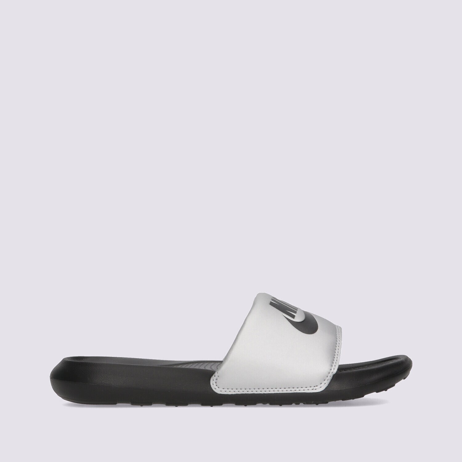 Klapki damskie NIKE VICTORI ONE CN9677-006 SREBRNY