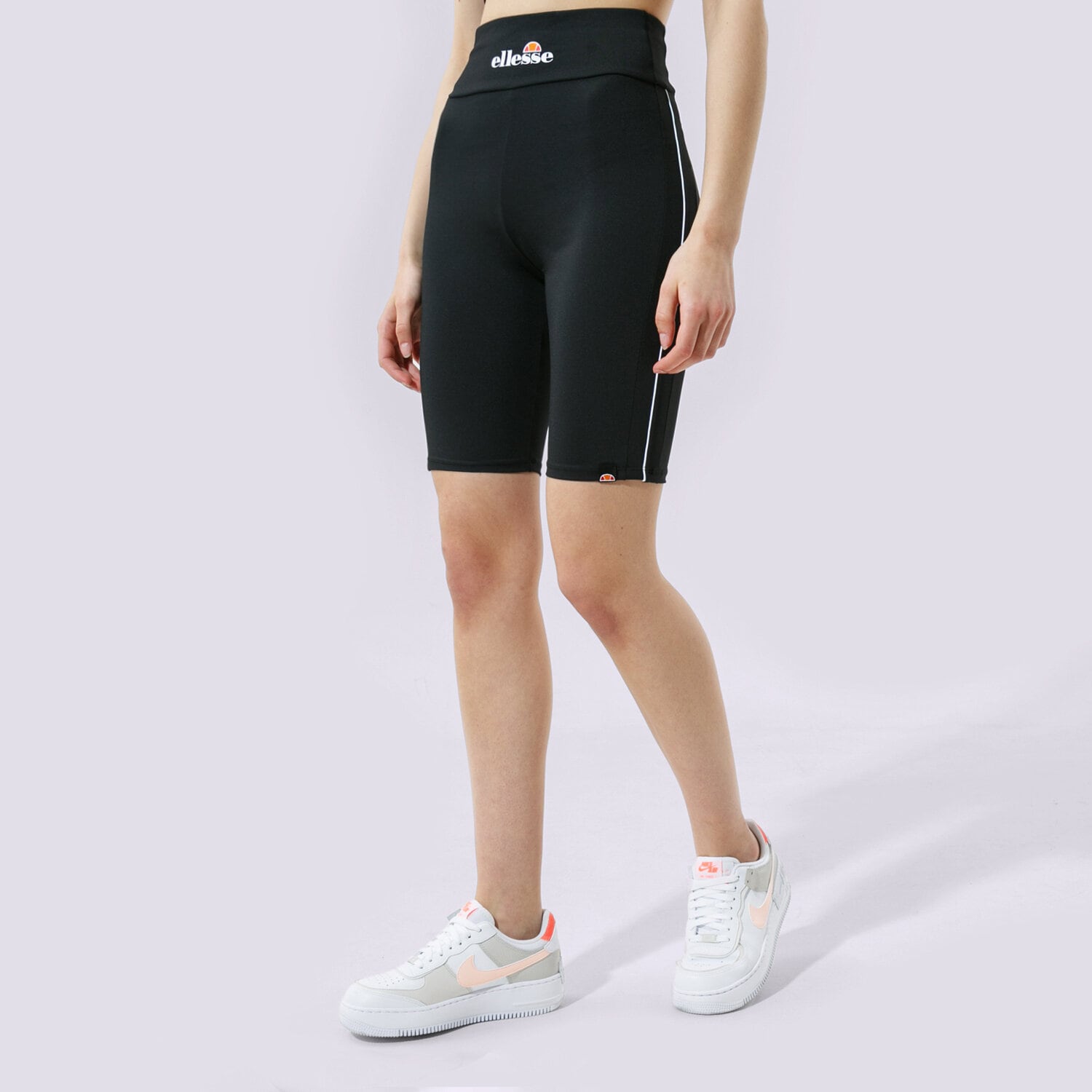 Krótkie spodenki, szorty damskie ELLESSE SZORTY CONO CYCLE SHORT BLK SGJ11891011 CZARNY