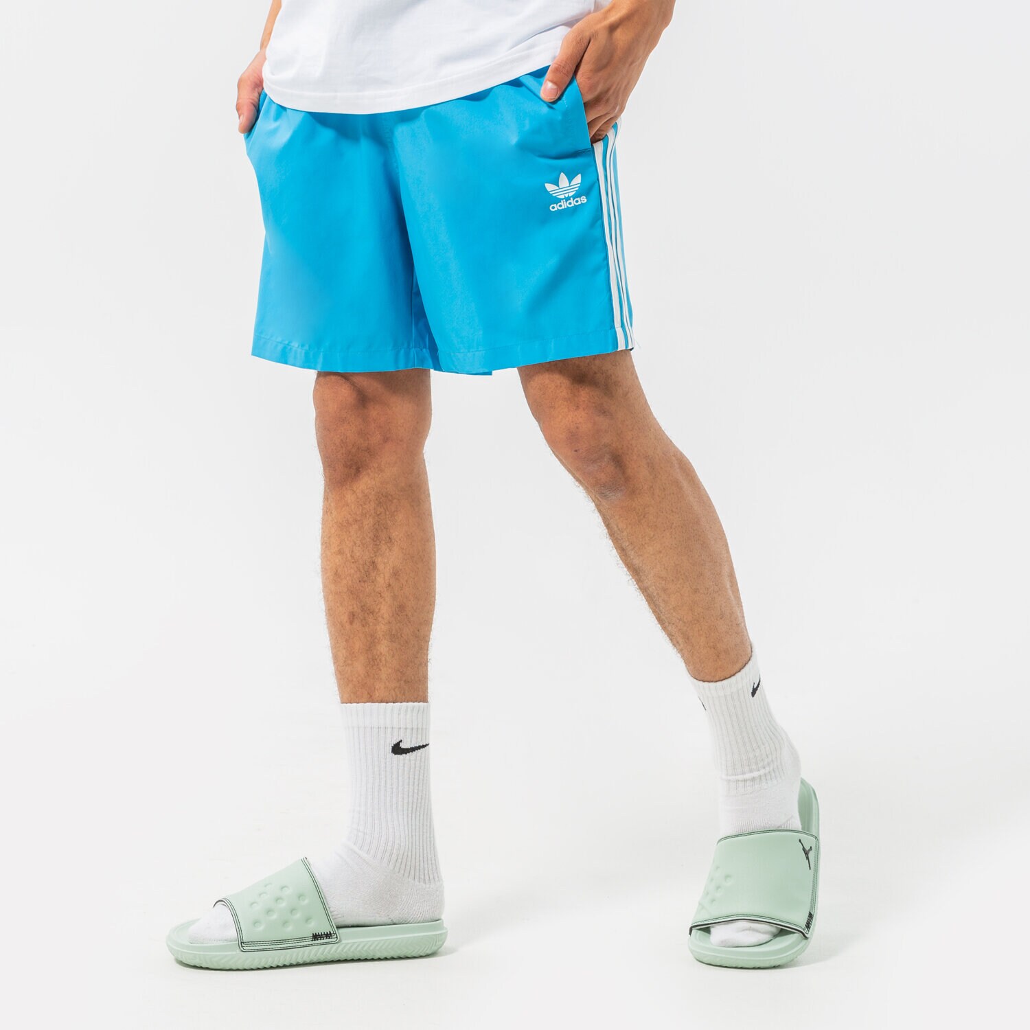 Krótkie spodenki, szorty męskie ADIDAS SZORTY TRACE HB9533 NIEBIESKI