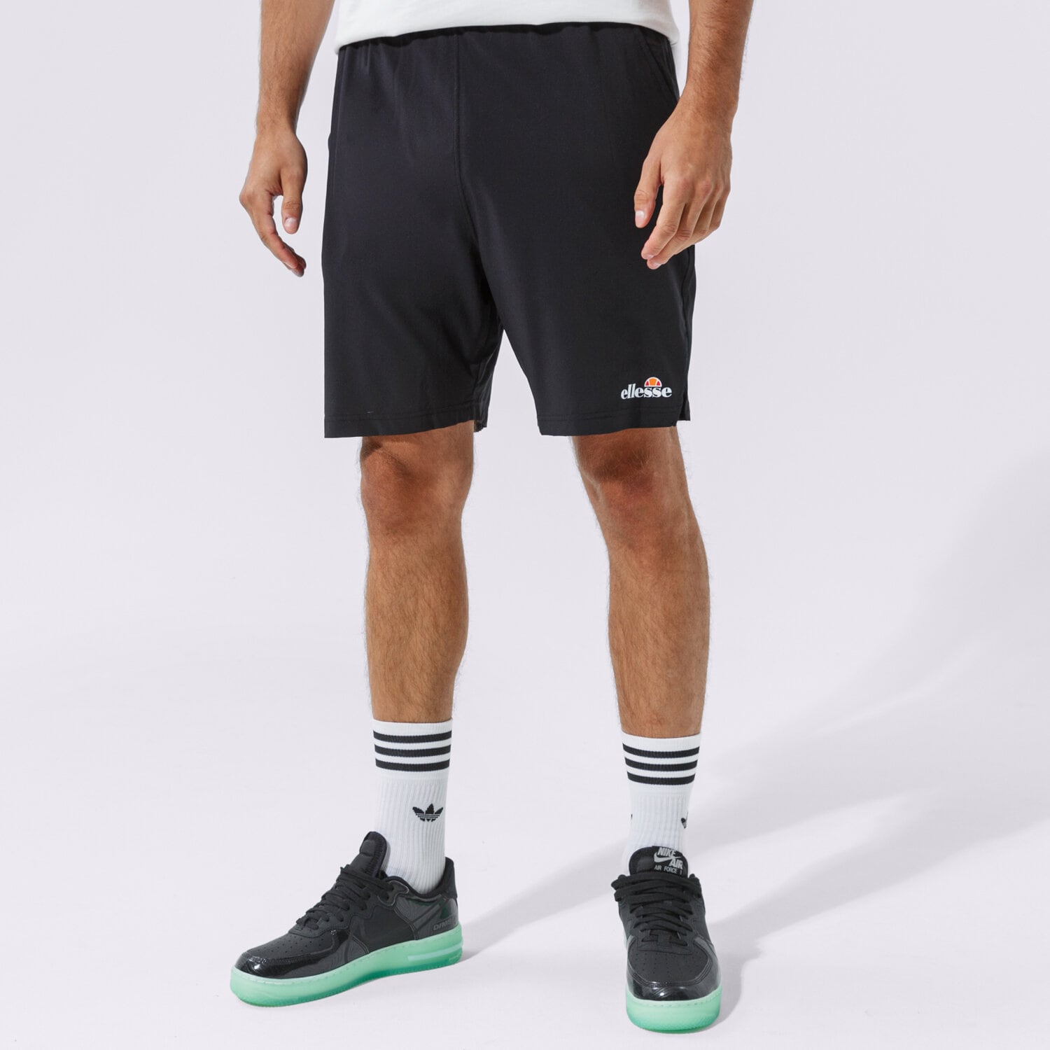 Krótkie spodenki, szorty męskie ELLESSE SZORTY VIVALDI SHORT BLK SXG09889011 CZARNY