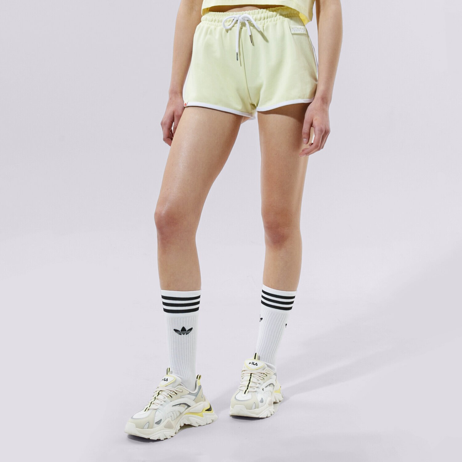 Krótkie spodenki, szorty damskie ELLESSE SZORTY VEDIAMO SHORT LYELLOW SGJ11886603 ŻÓŁTY
