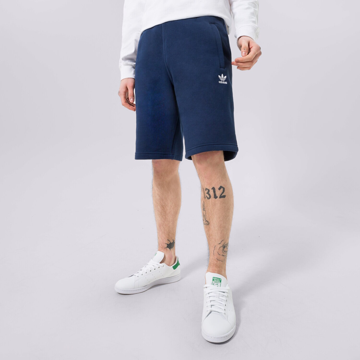 Krótkie spodenki, szorty męskie ADIDAS SZORTY ESSENTIAL SHORT HK0182 GRANATOWY