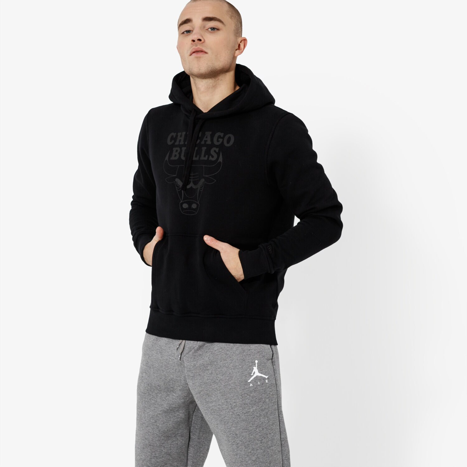 Bluza męska NEW ERA BLUZA TEAM LOGO CHICAGO BULLS CHICAGO BULLS BLKBLK 11546180 CZARNY
