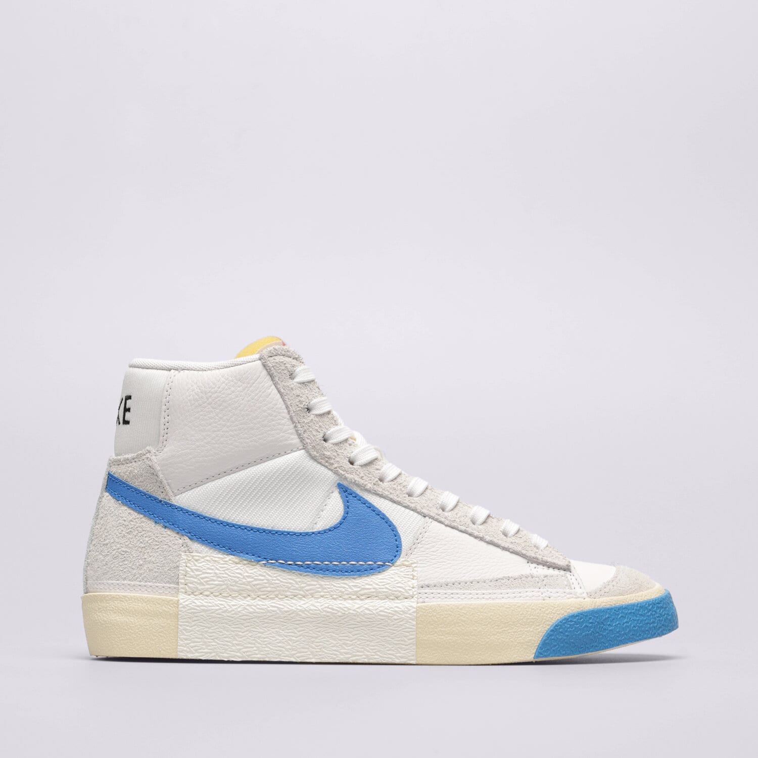 Buty sneakersy męskie NIKE BLAZER '77 REMASTERED DQ7673-102 BIAŁY