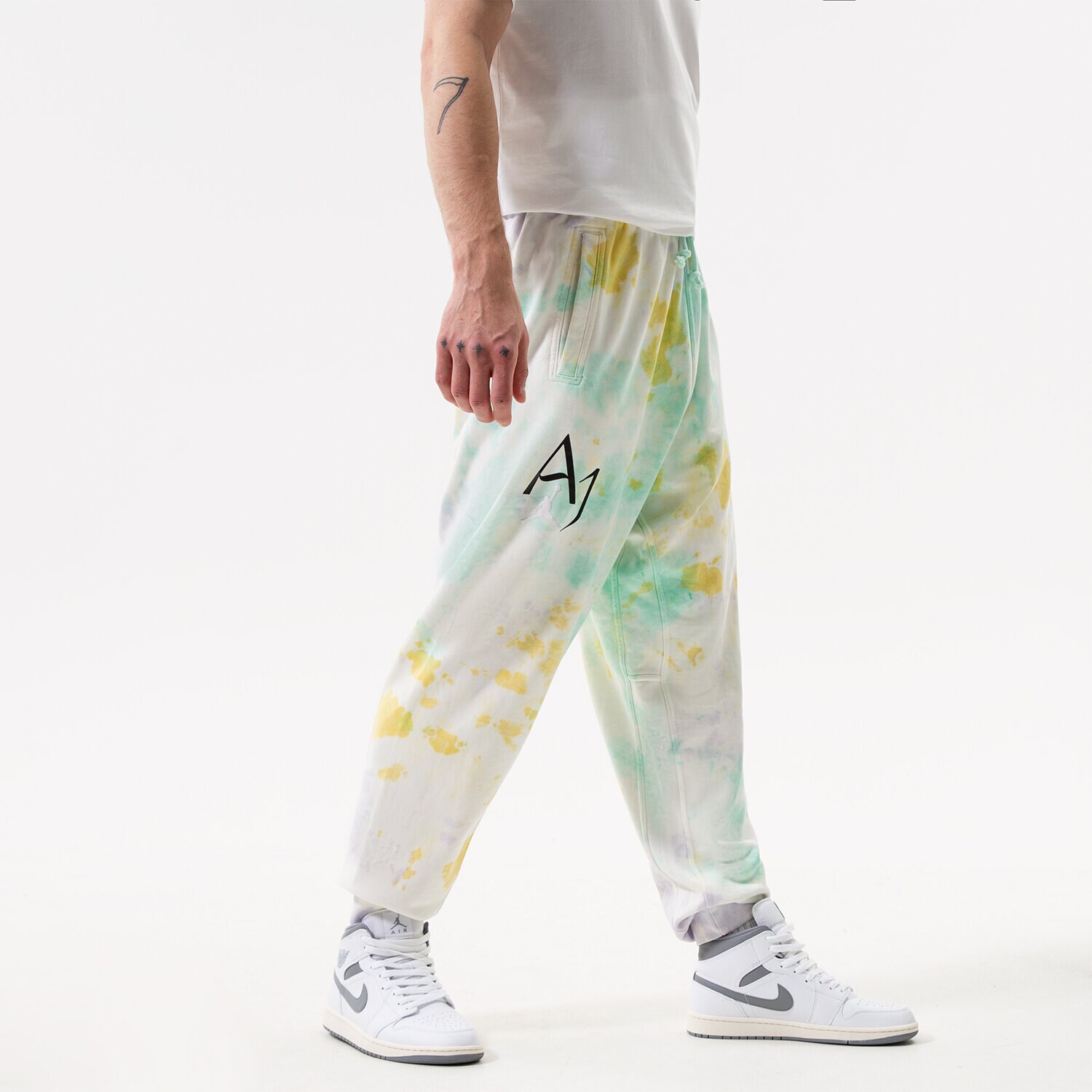 Spodnie sportowe męskie JORDAN SPODNIE SPORT DNA FLEECE PANT DM1408-530 MULTICOLOR