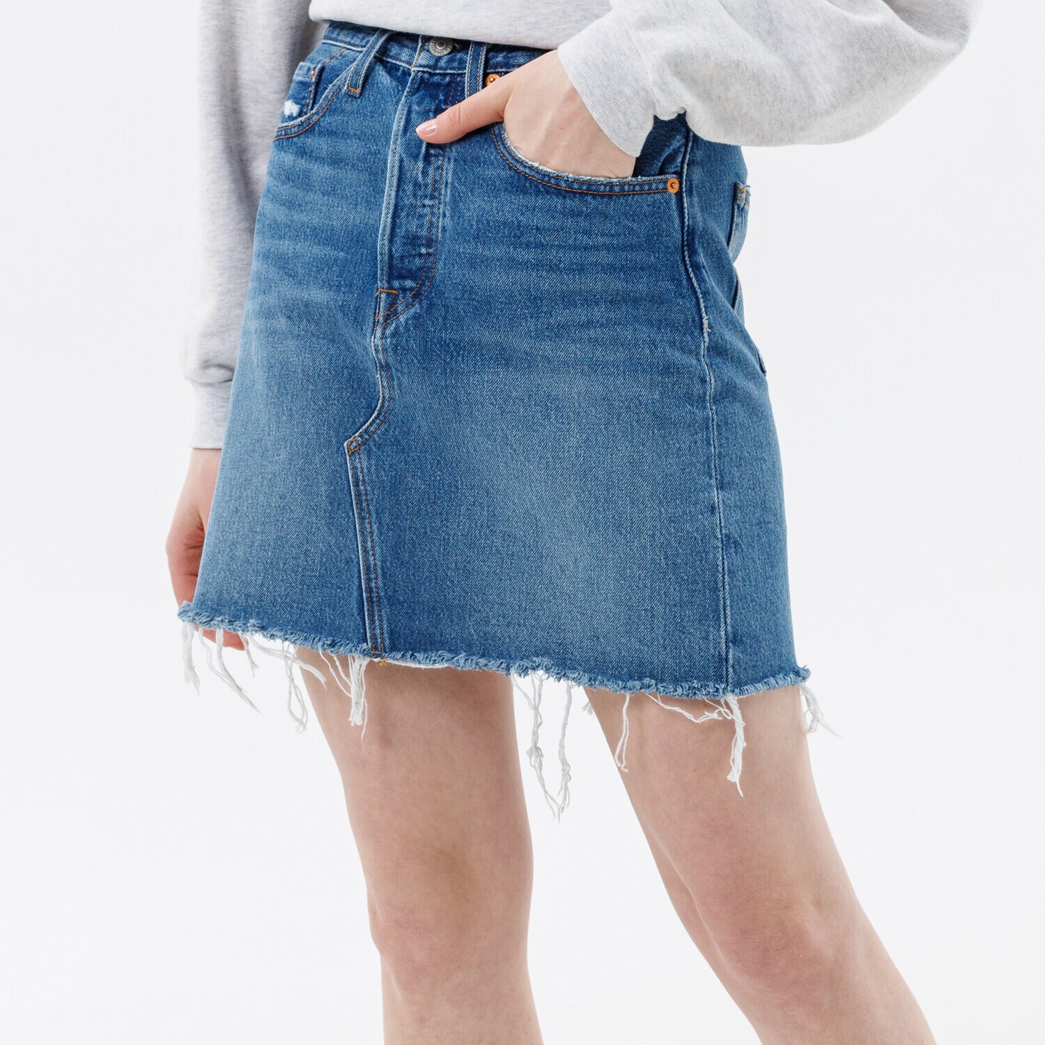 Modna sukienka sportowa LEVI'S SPÓDNICZKA HR DECON ICNIC BFLY SKRT 77882-0020 NIEBIESKI