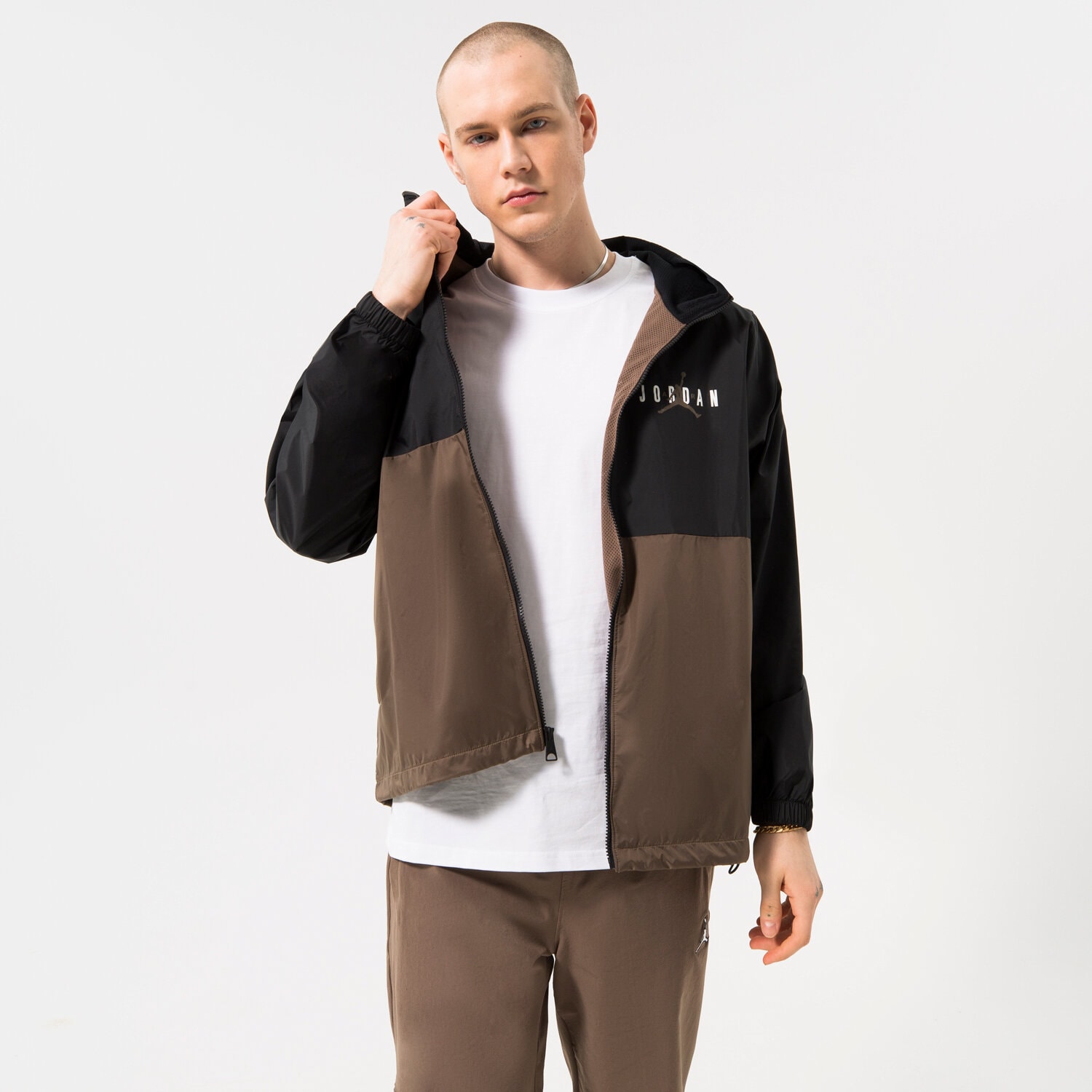 Kurtka wiosenna / jesienna męska JORDAN KURTKA M J ESS HBR WOVEN JACKET DV7650-010 CZARNY