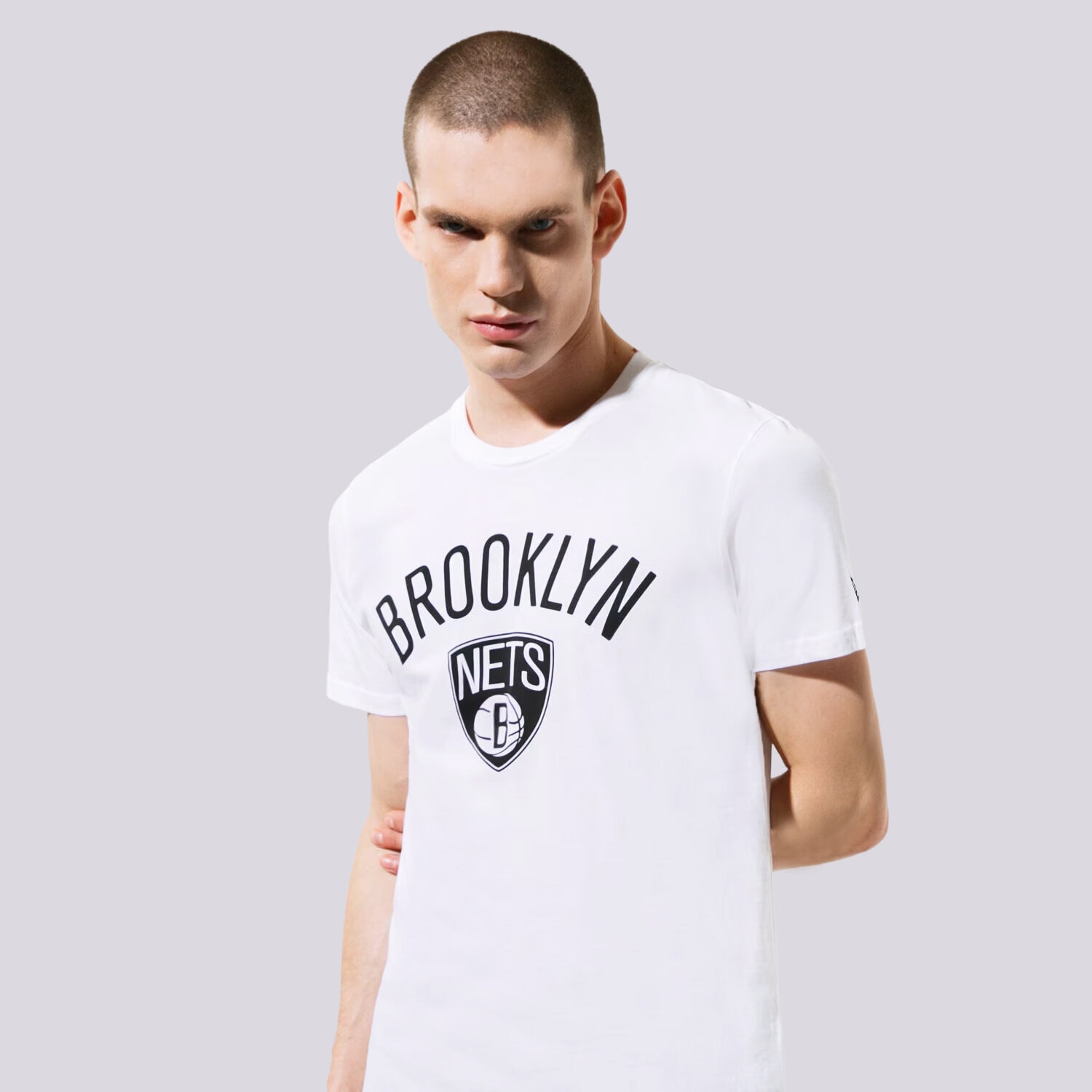 Koszulka, t-shirt sportowy męski NEW ERA T-SHIRT SS NBA TOP 6 BROOKLYN NETS BROOKLYN NETS WHI 11530756 BIAŁY