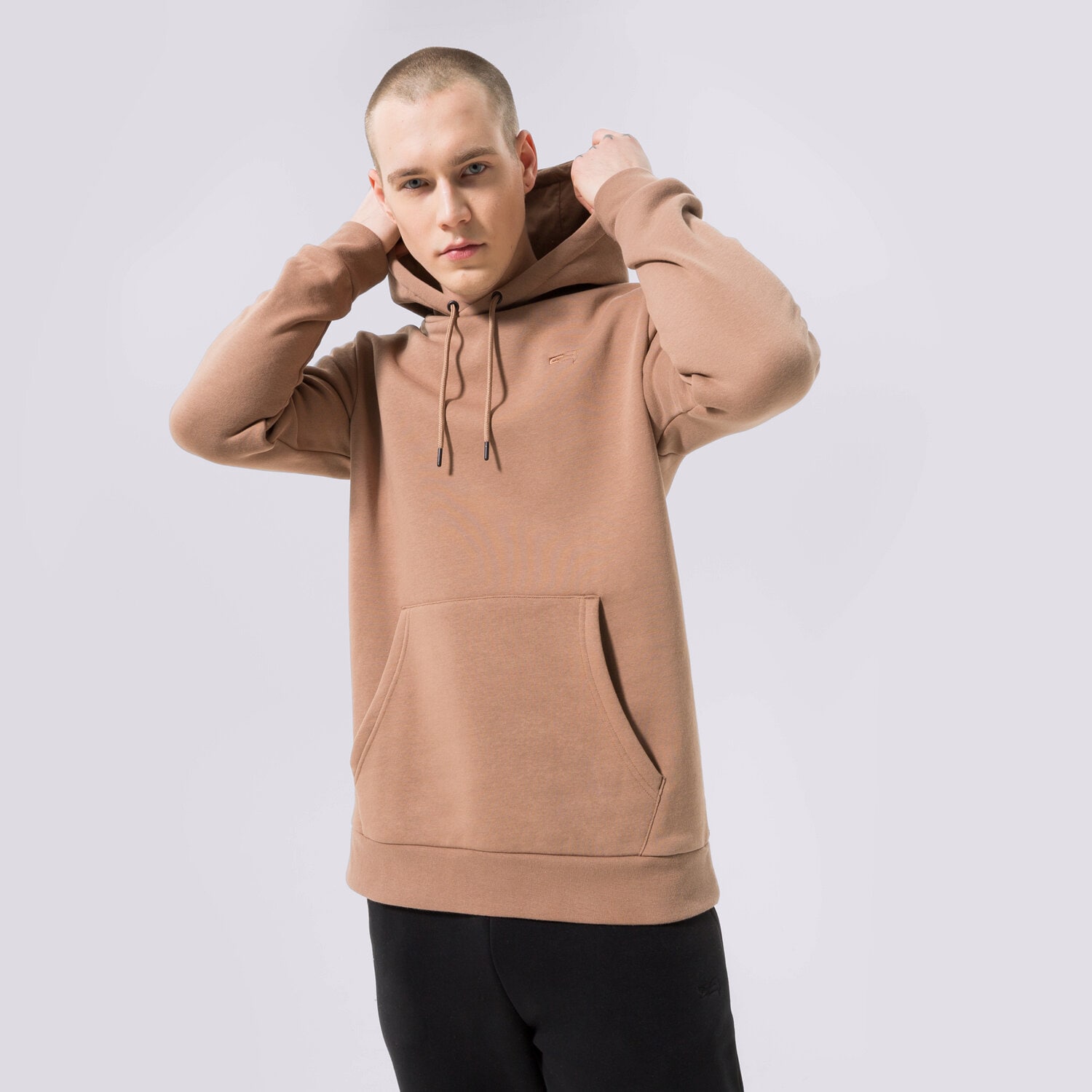 Bluza męska CONFRONT BLUZA Z KAPTUREM KHAKI CF123BLM91002 BRĄZOWY