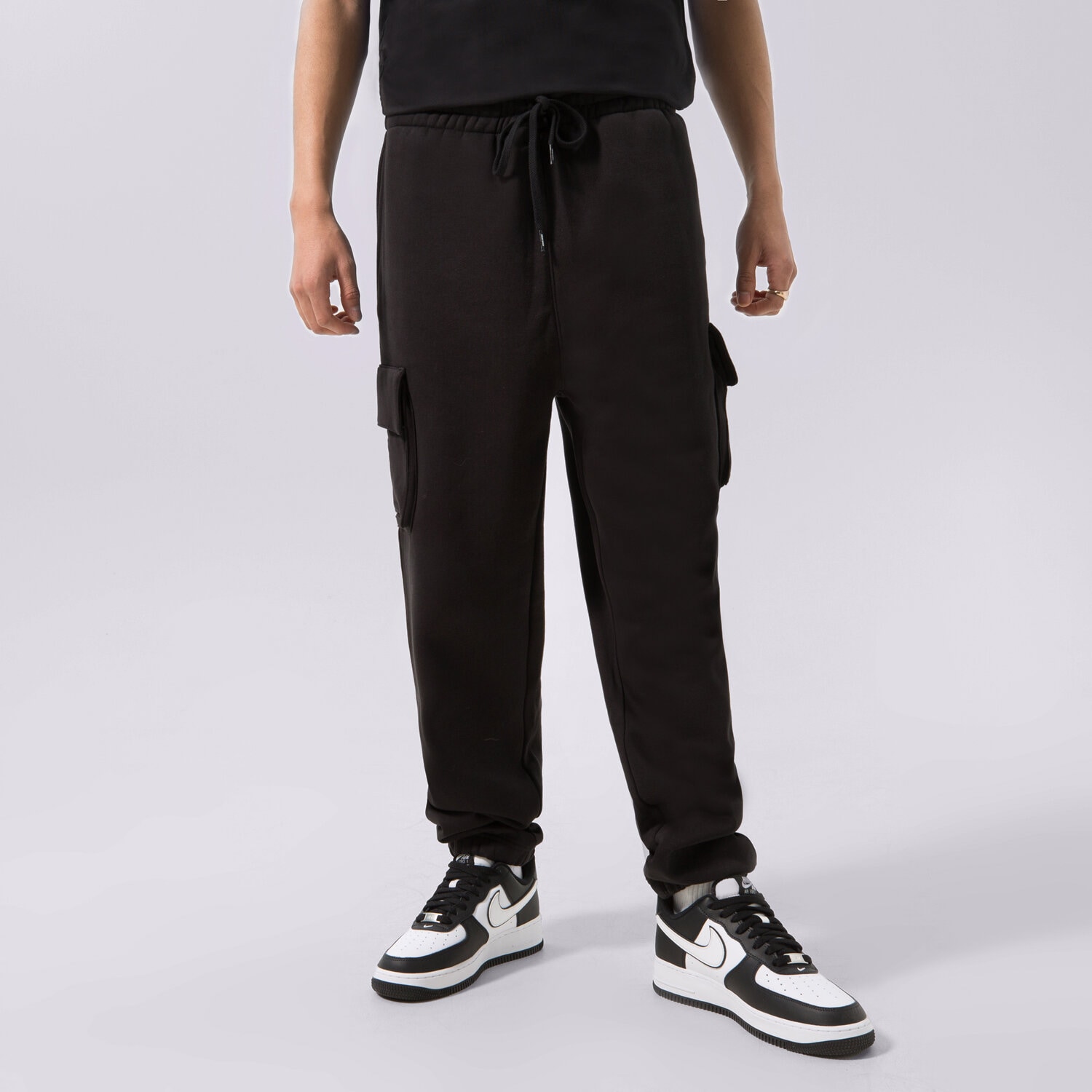 Spodnie sportowe męskie NEW ERA SPODNIE NE RELAXED CARGO NONE 60332297 CZARNY