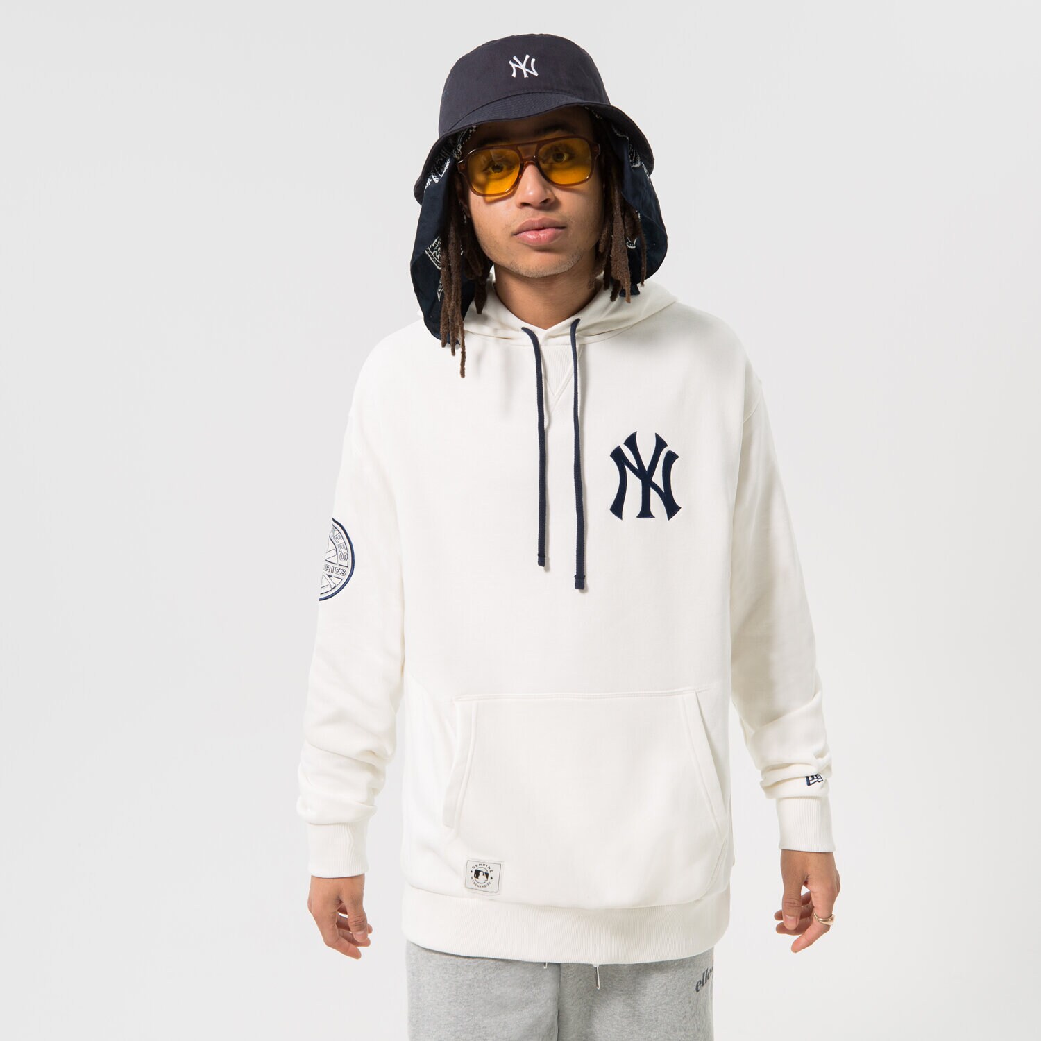 Bluza męska NEW ERA BLUZA Z KAPTUREM HERITAGE NYY NEW YORK YANKEES 60332233 BIAŁY
