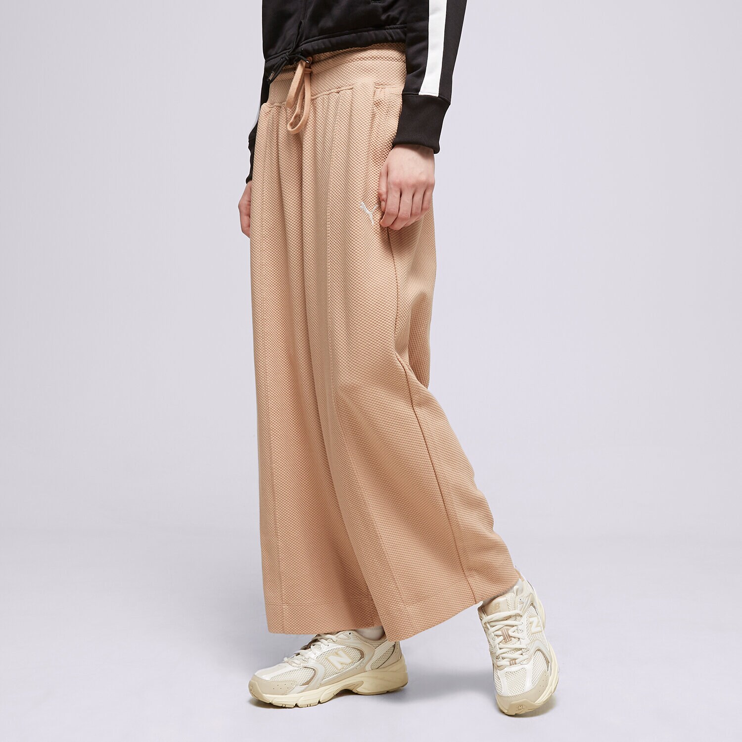 Spodnie sportowe damskie PUMA SPODNIE HER STRAIGHT PANTS 673113 89 BEŻOWY