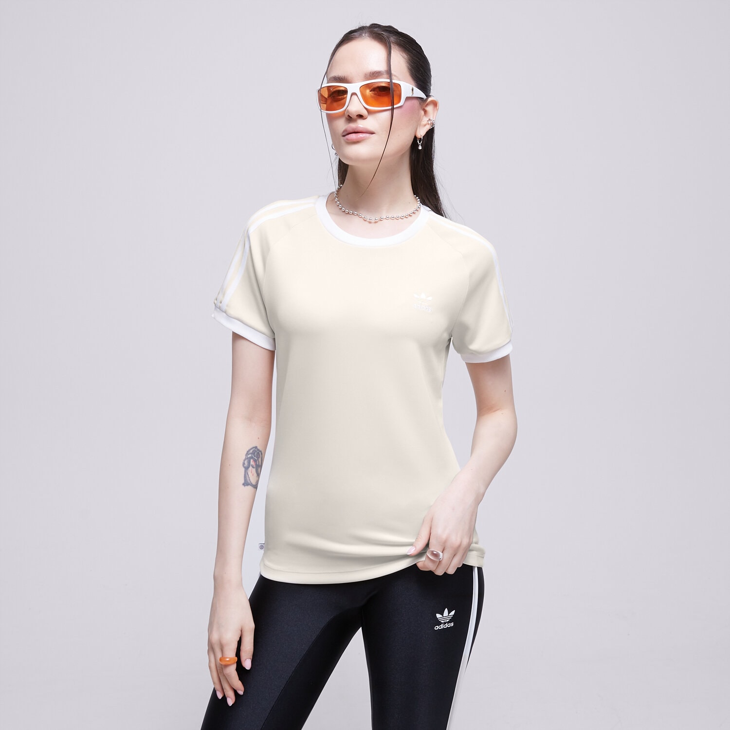 Koszulka, t-shirt damski ADIDAS T-SHIRT SLIM 3 STR IB7440 BEŻOWY